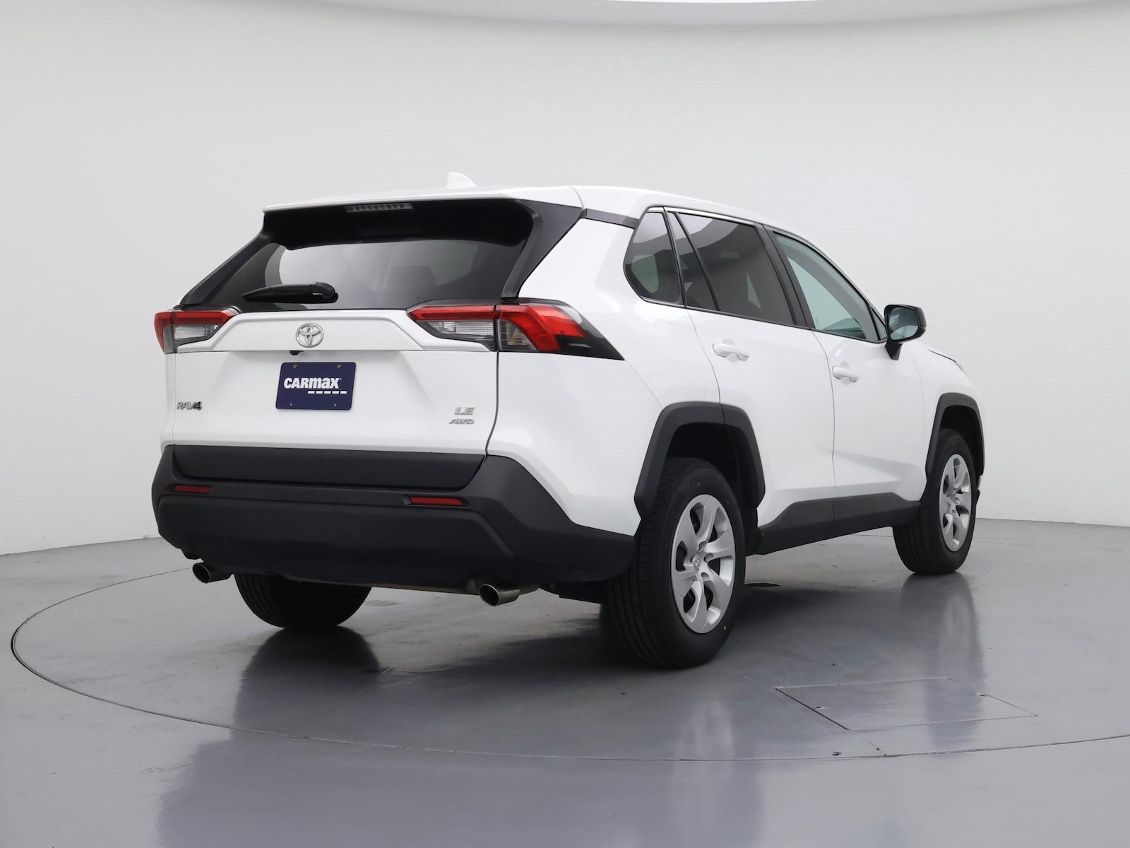 2025 Toyota RAV4 LE - Photo 9