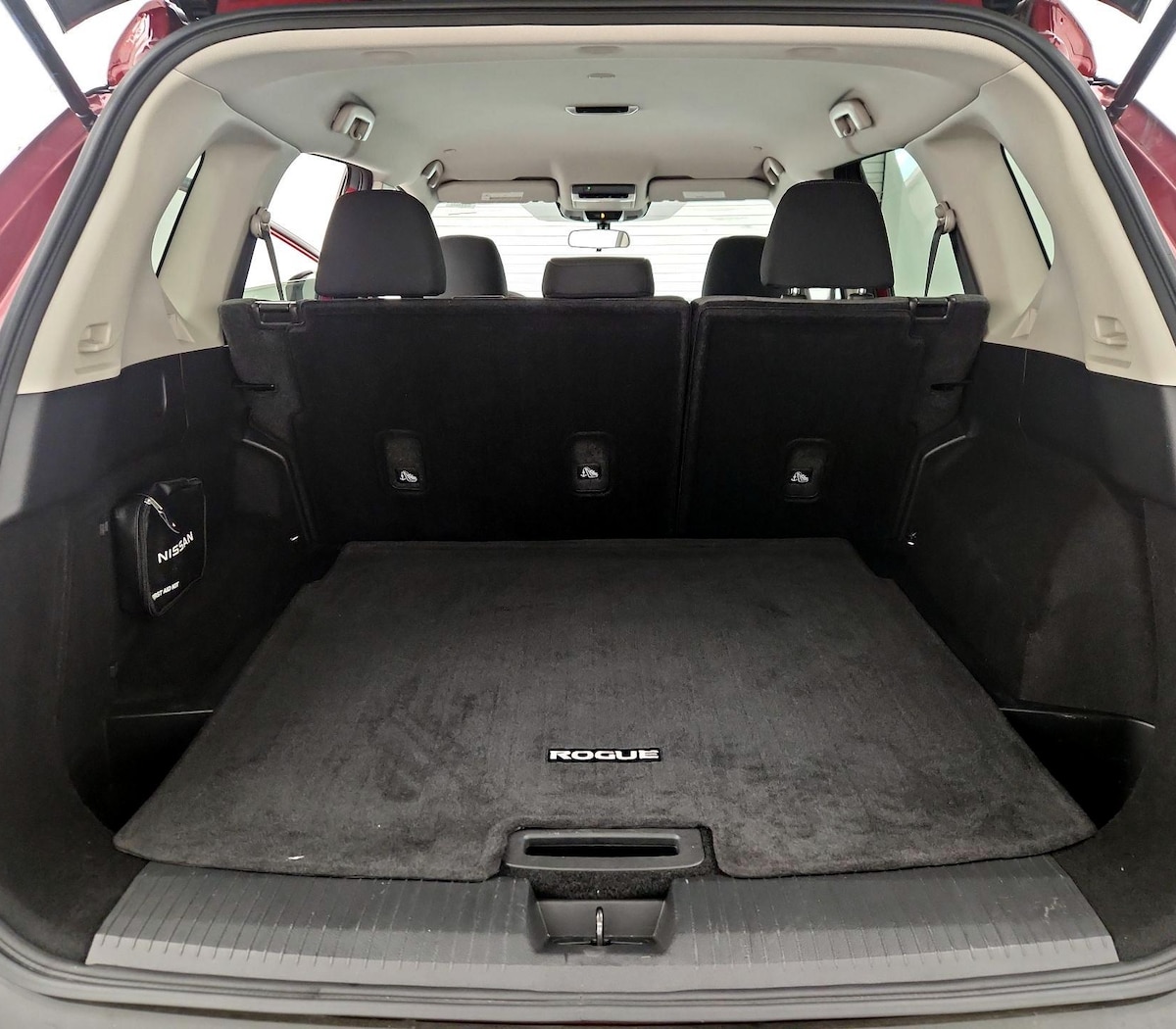 Trunk/Cargo (Seats Up)