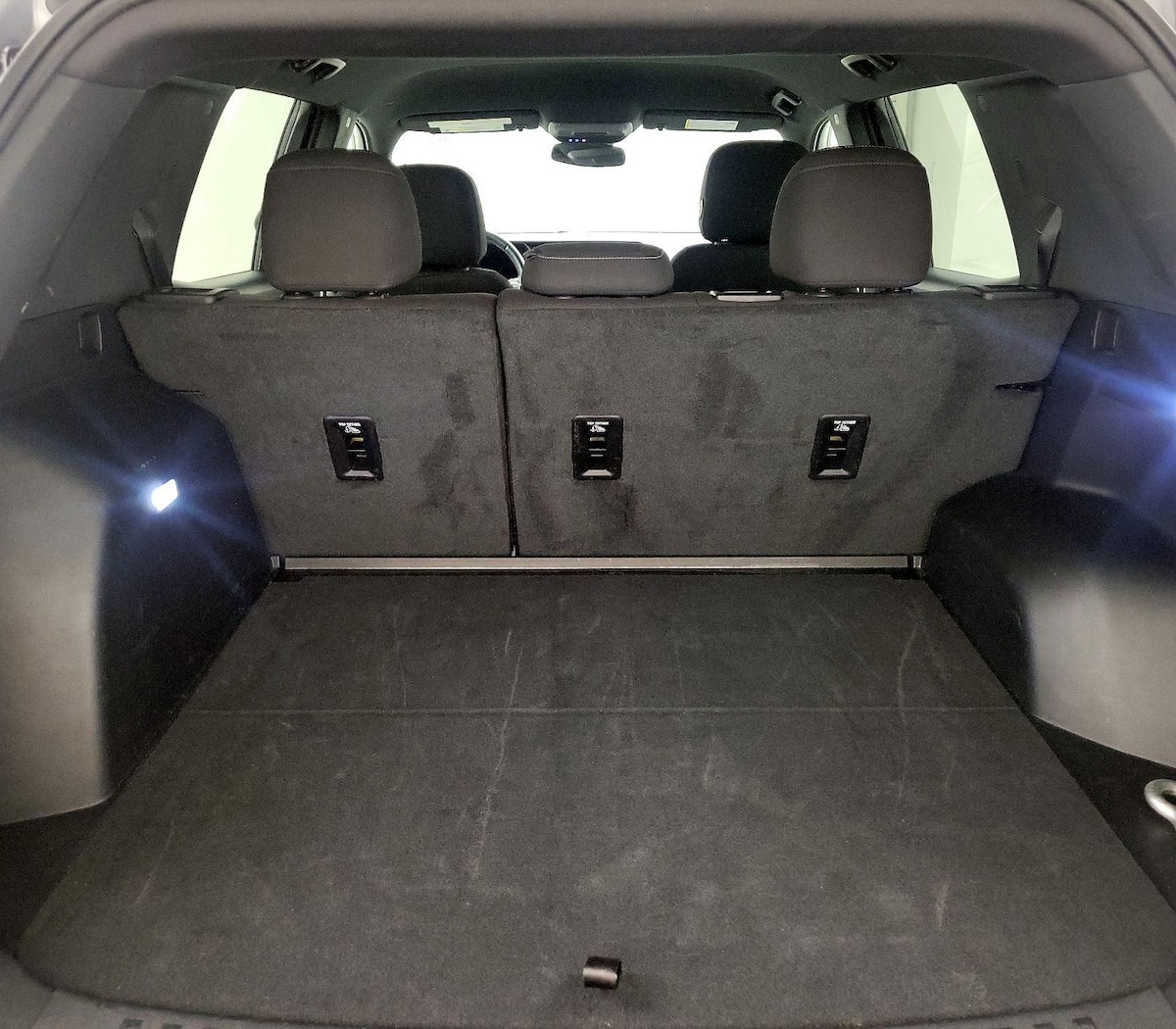 Trunk/Cargo (Seats Up)