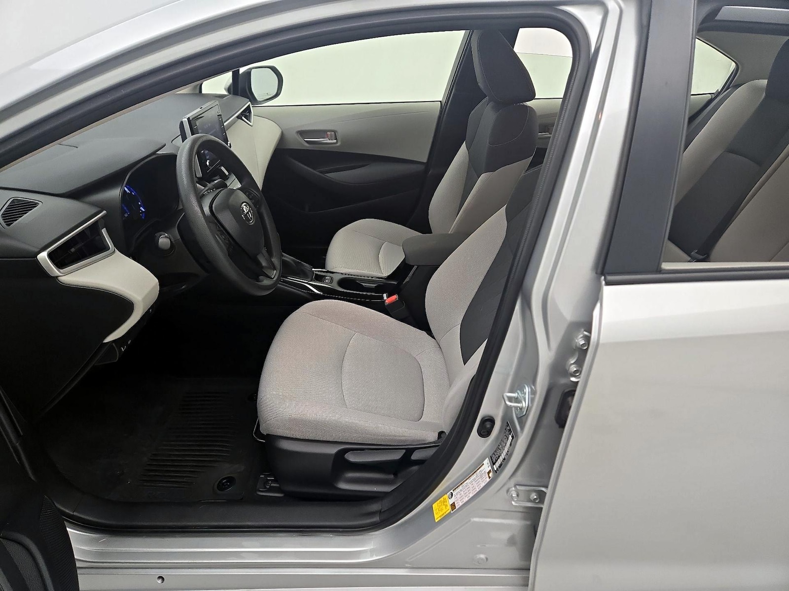 2021 Toyota Corolla LE - Photo 12