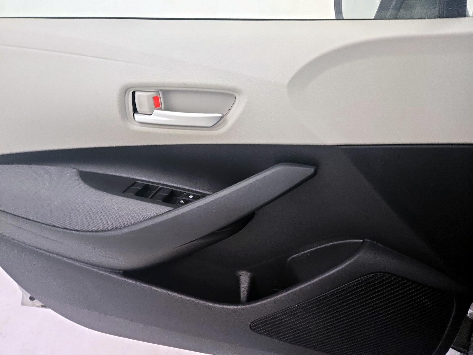 2021 Toyota Corolla LE - Photo 13