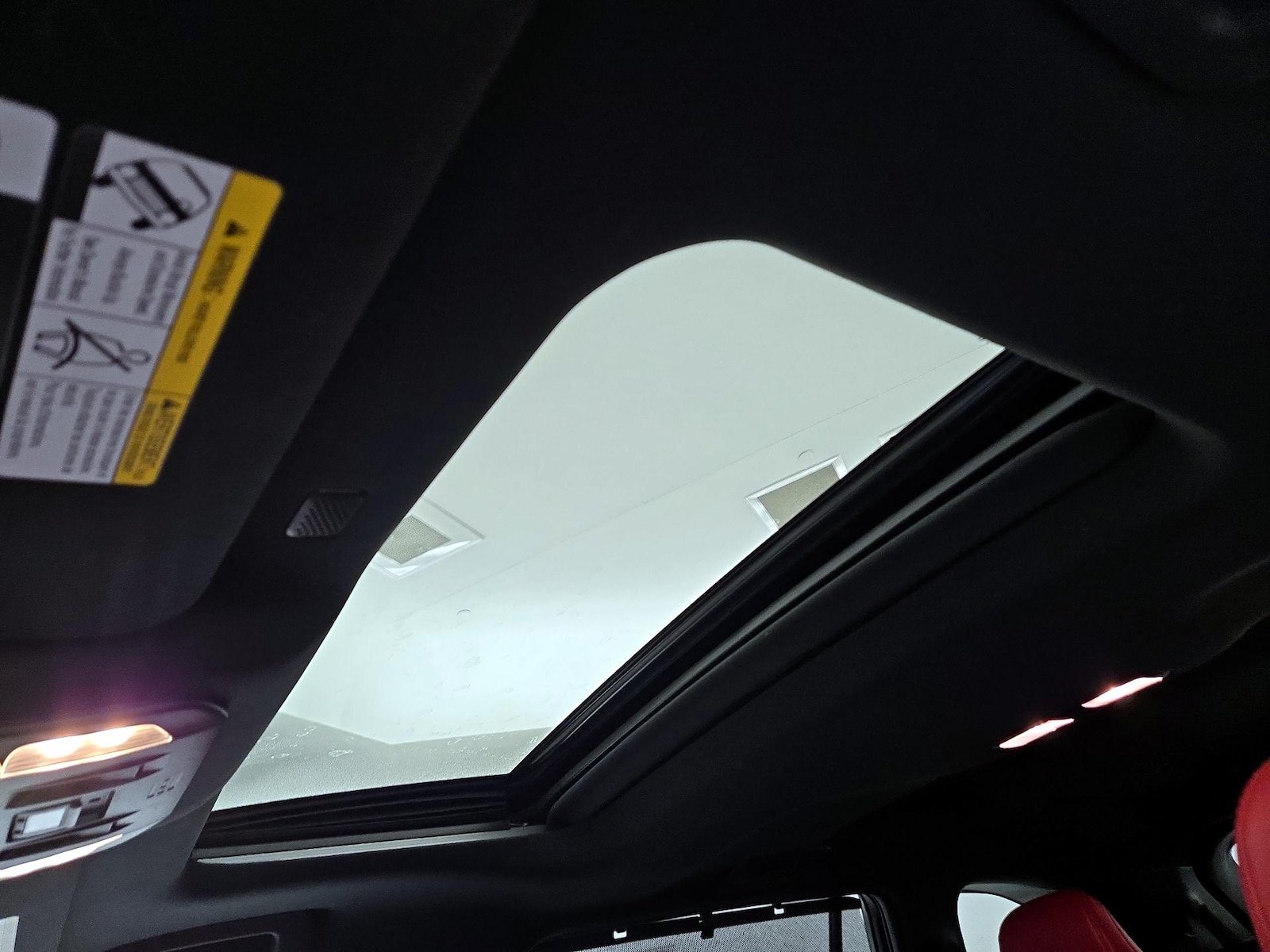 Sunroof(s) & Overhead Airbags