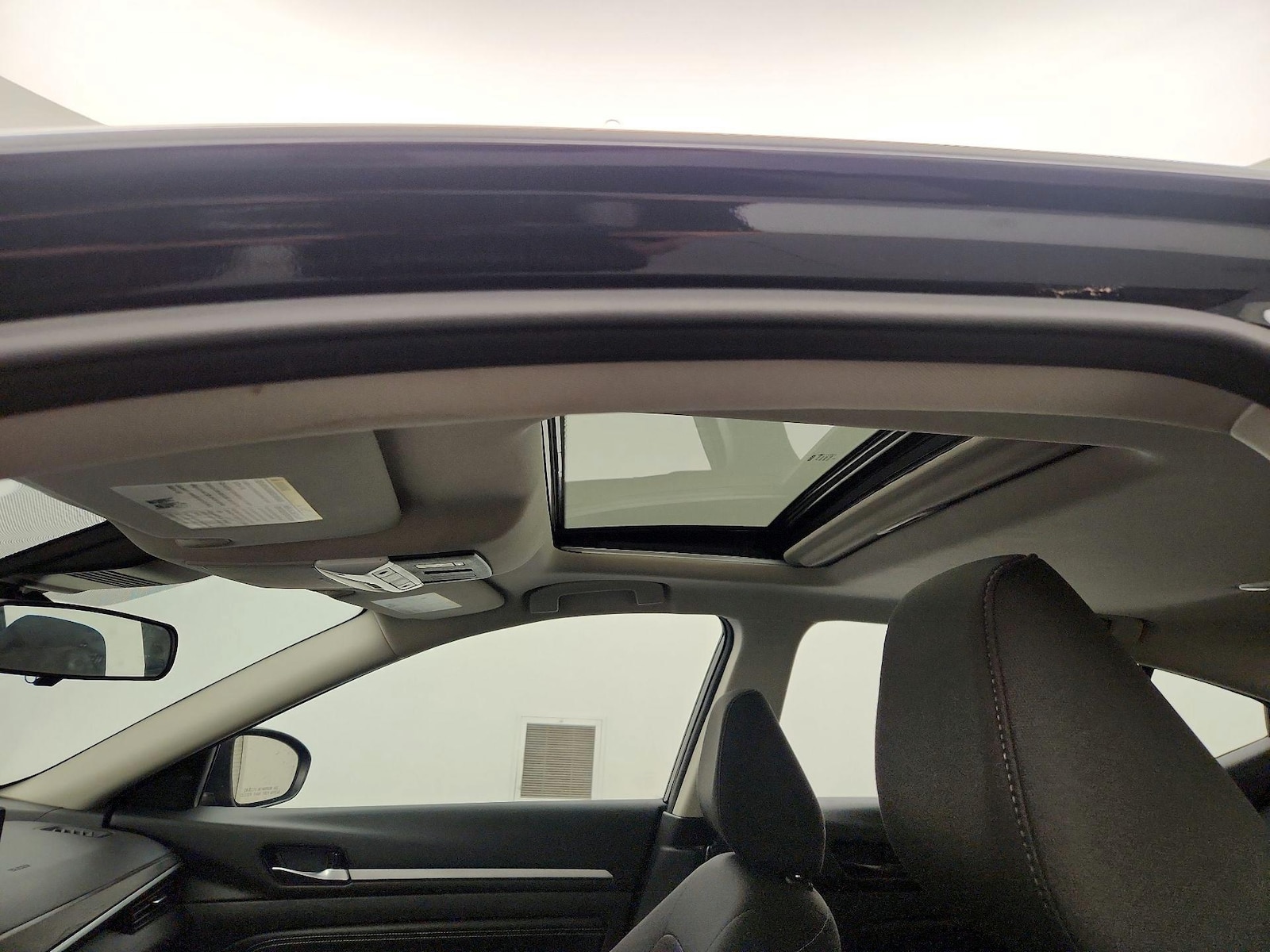 Sunroof(s) & Overhead Airbags