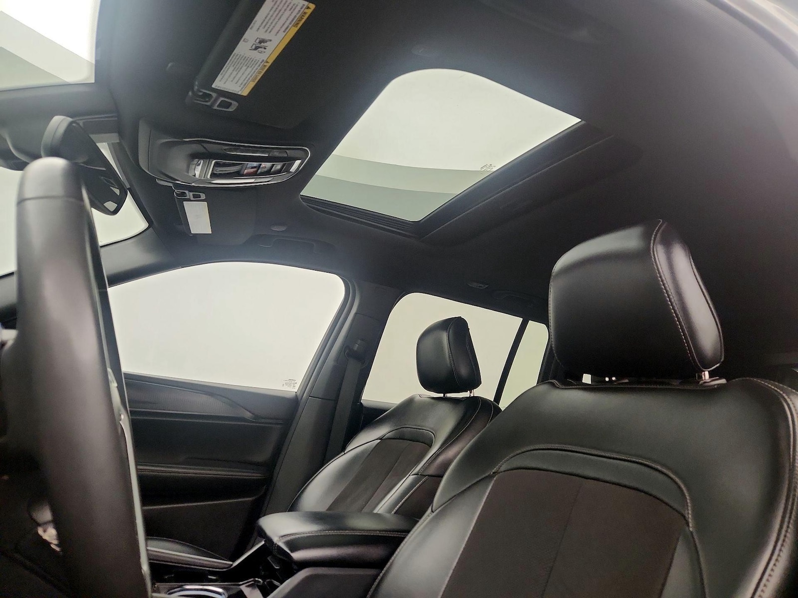 Sunroof(s) & Overhead Airbags