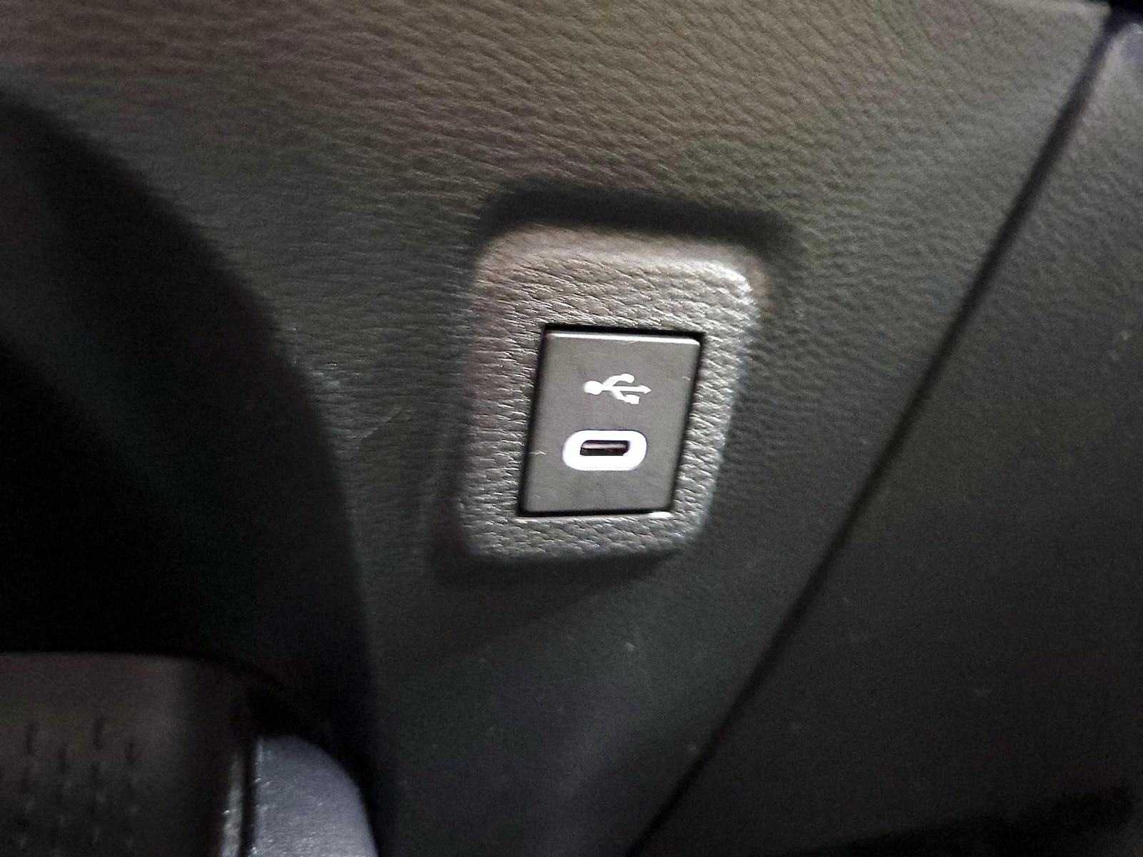 2023 Toyota Corolla LE - Photo 19