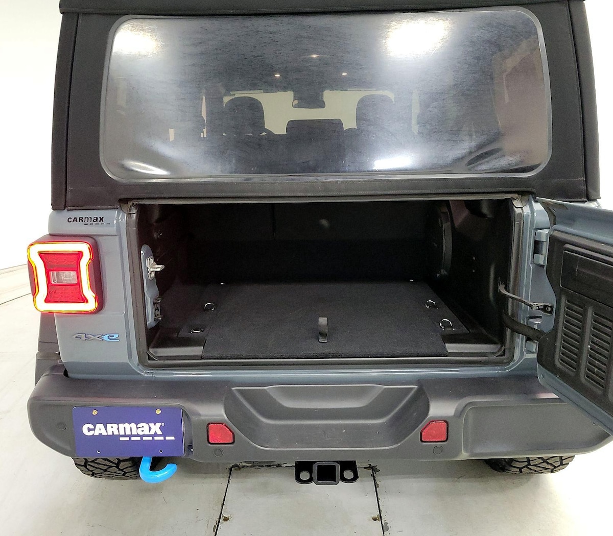 Trunk/Cargo (Seats Up)