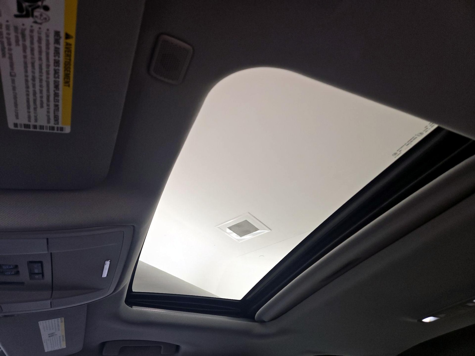 Sunroof(s) & Overhead Airbags