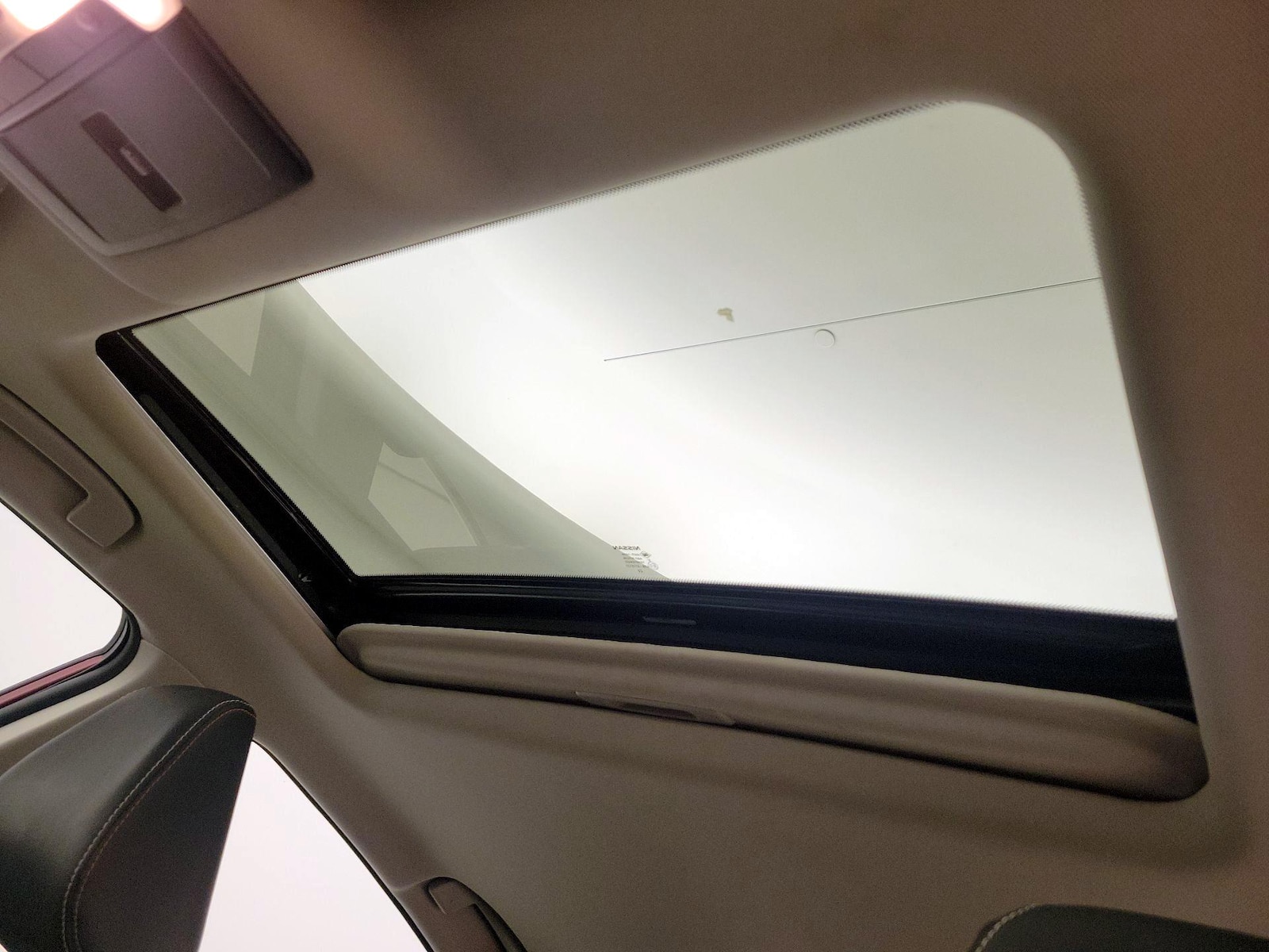 Sunroof(s) & Overhead Airbags