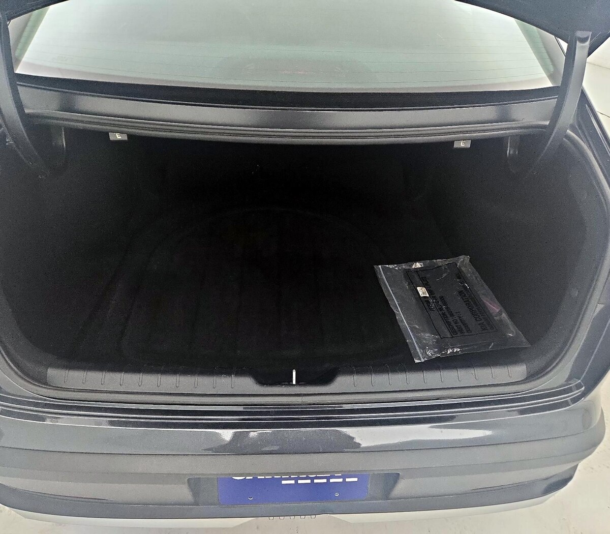 Trunk/Cargo (Seats Up)