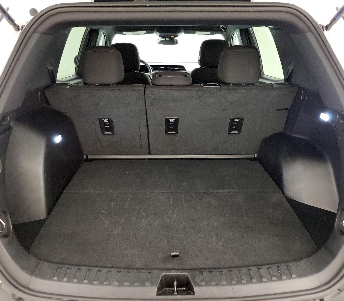 Trunk/Cargo (Seats Up)