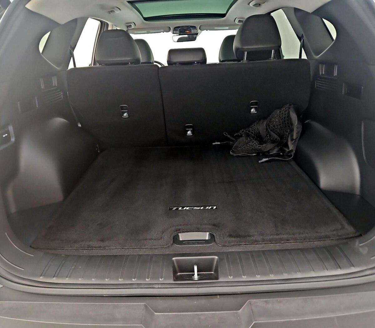 Trunk/Cargo (Seats Up)