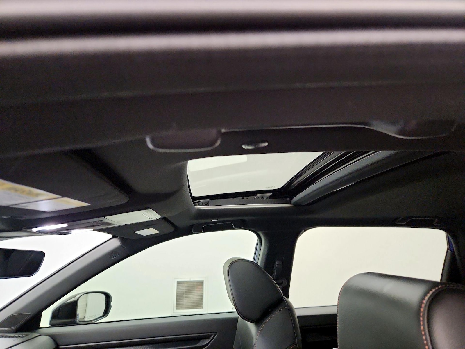Sunroof(s) & Overhead Airbags