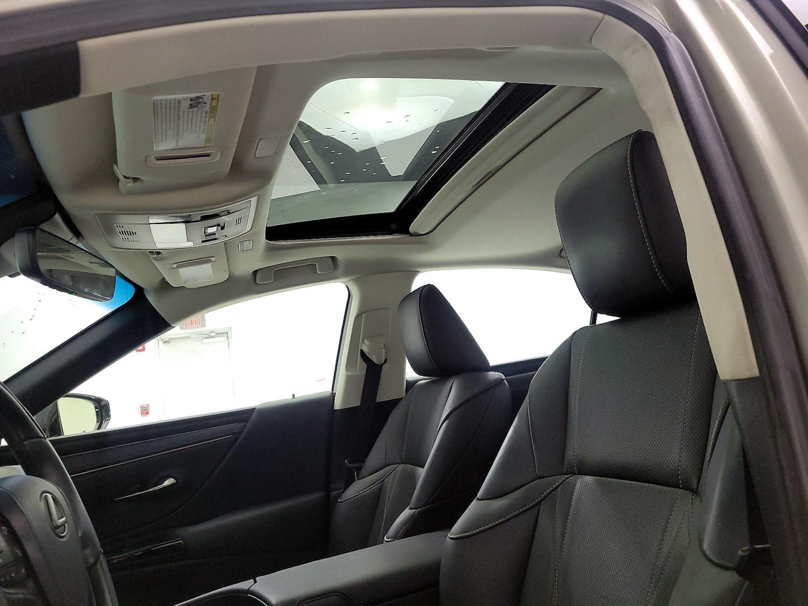 Sunroof(s) & Overhead Airbags