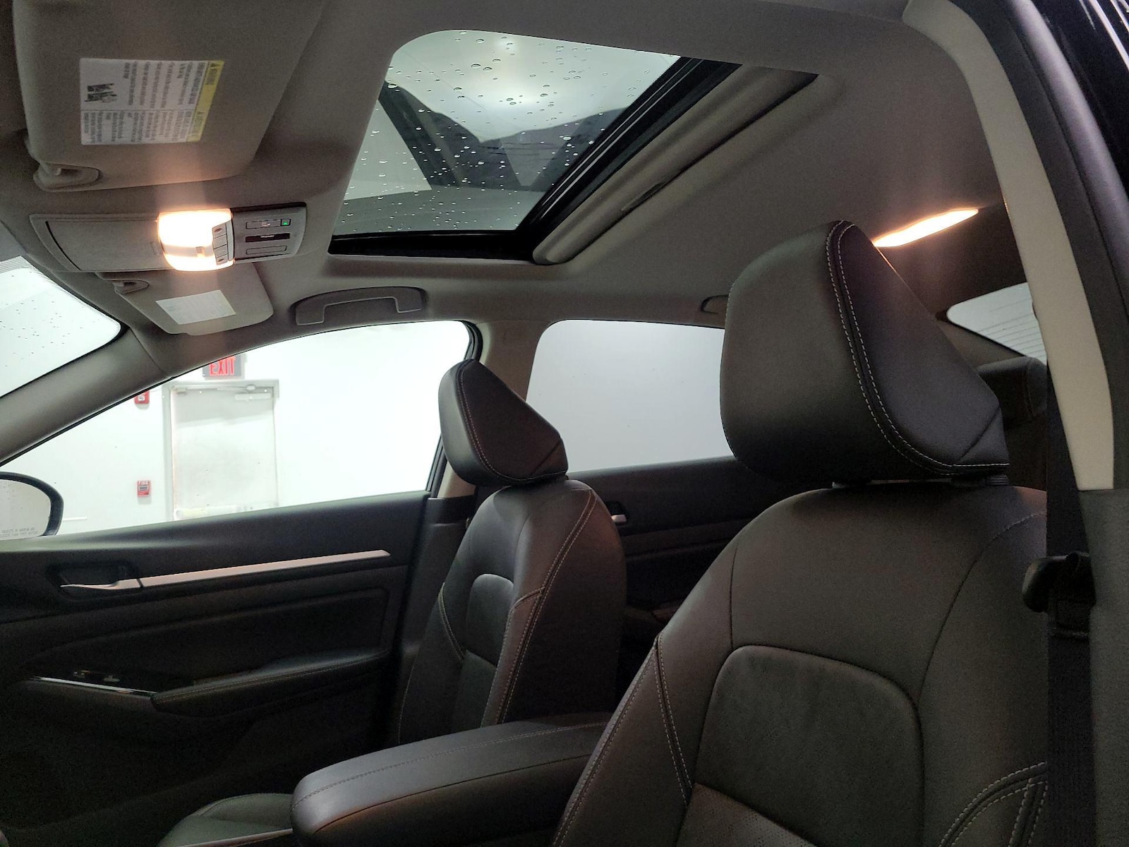 Sunroof(s) & Overhead Airbags