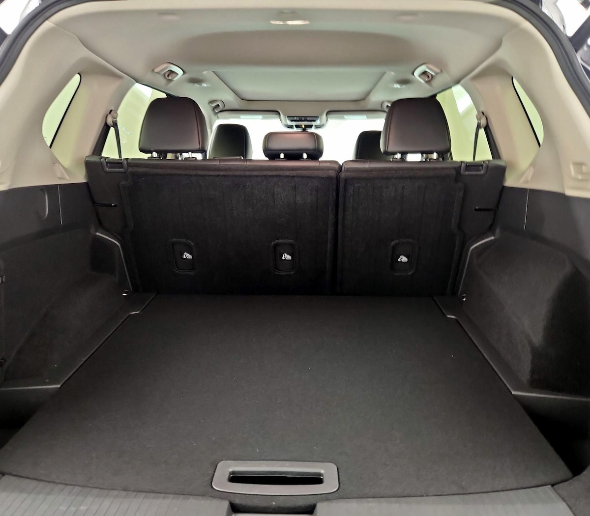 Trunk/Cargo (Seats Up)