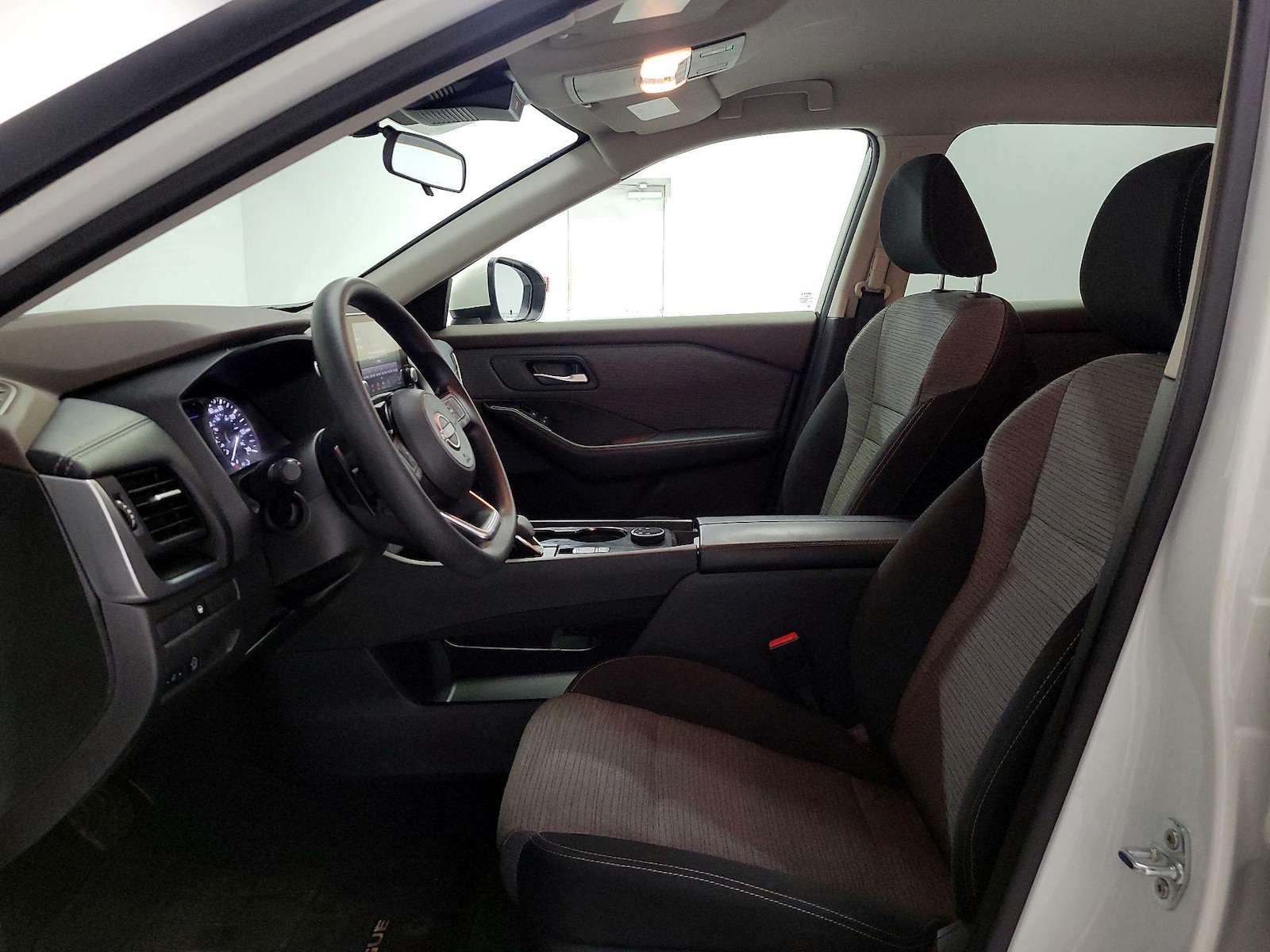 Power Seat(s) & Side Airbags