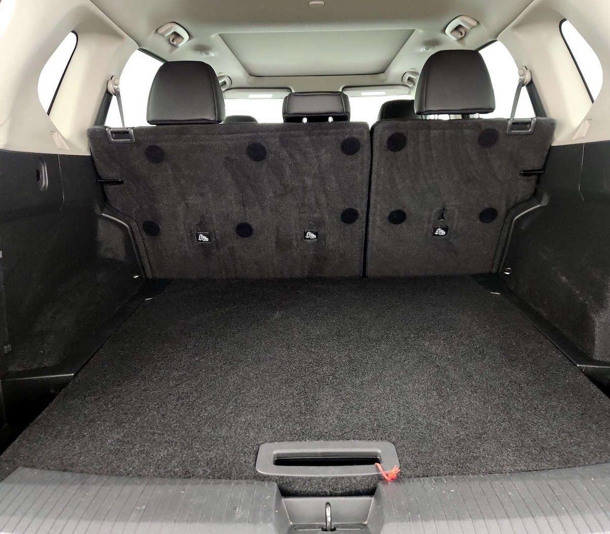 Trunk/Cargo (Seats Up)