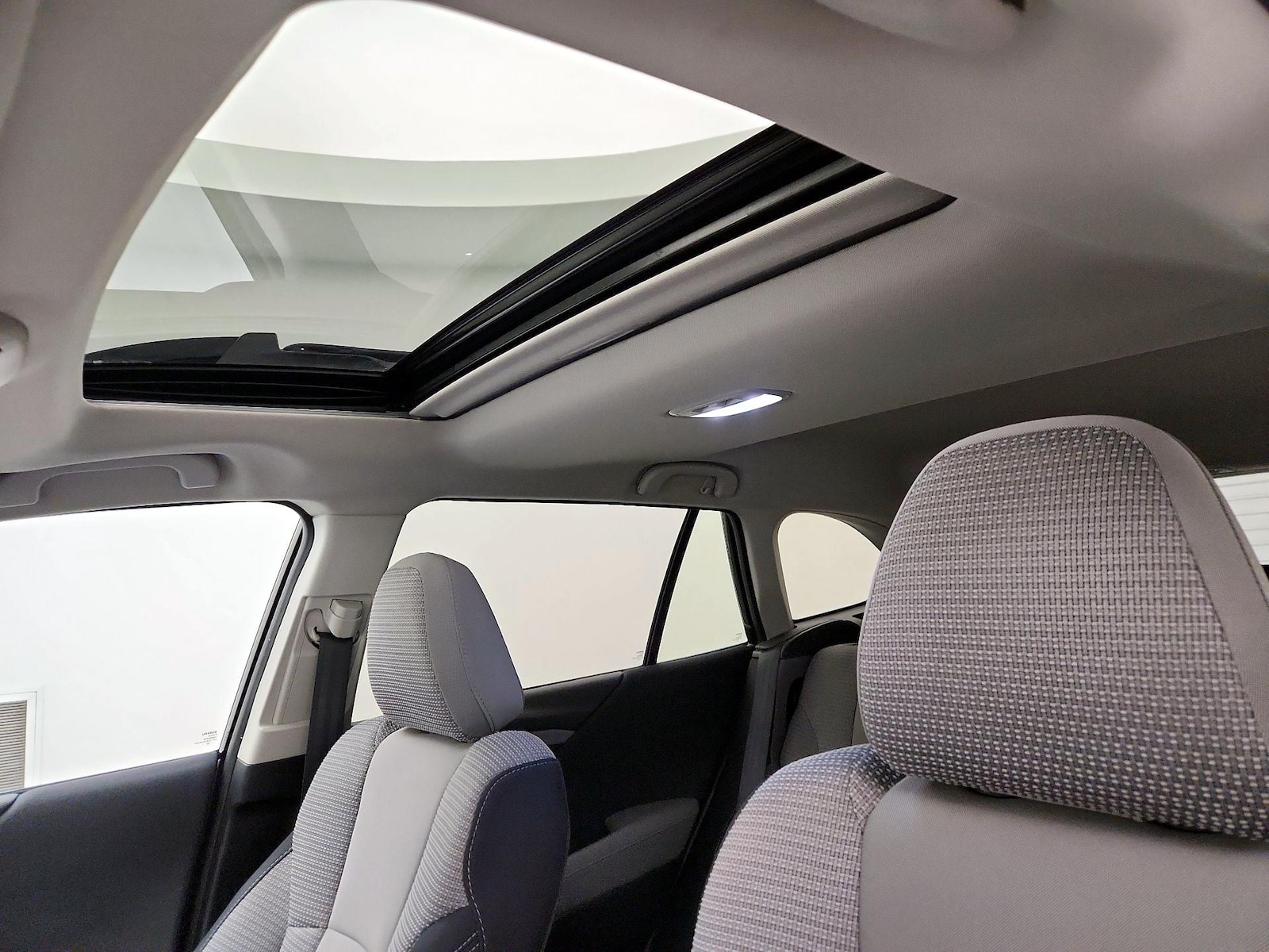 Sunroof(s) & Overhead Airbags