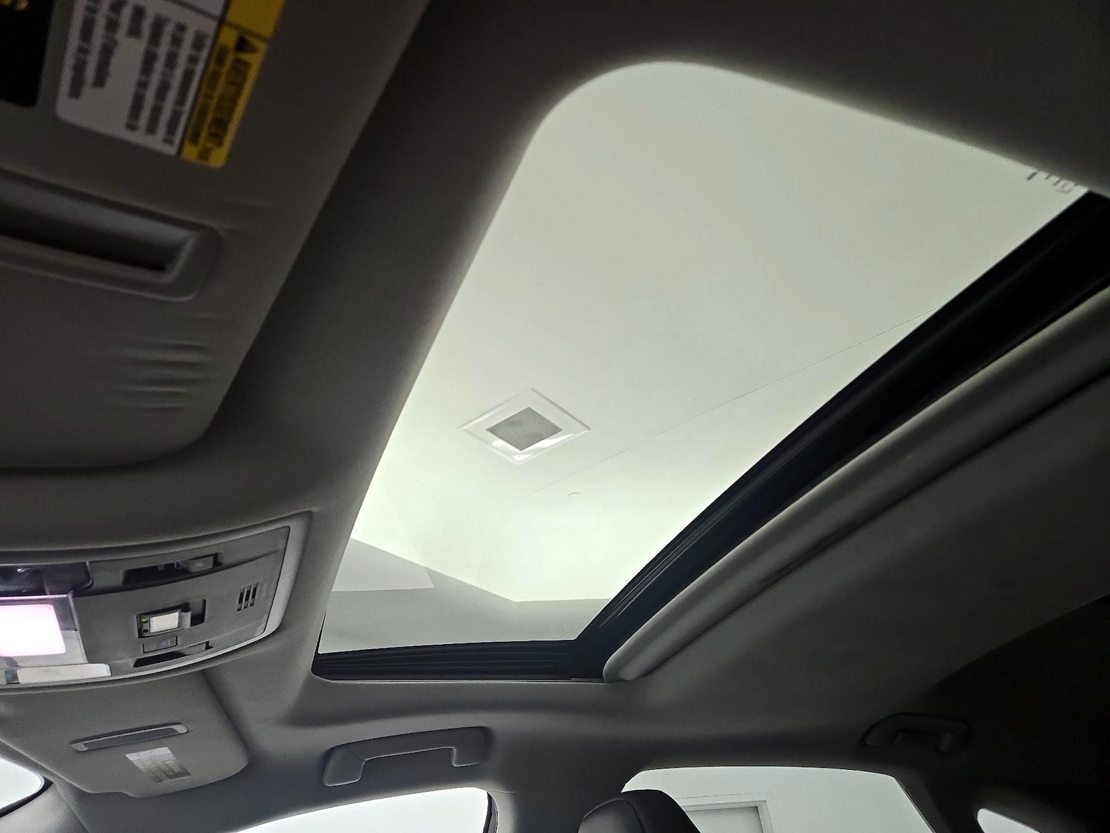 Sunroof(s) & Overhead Airbags
