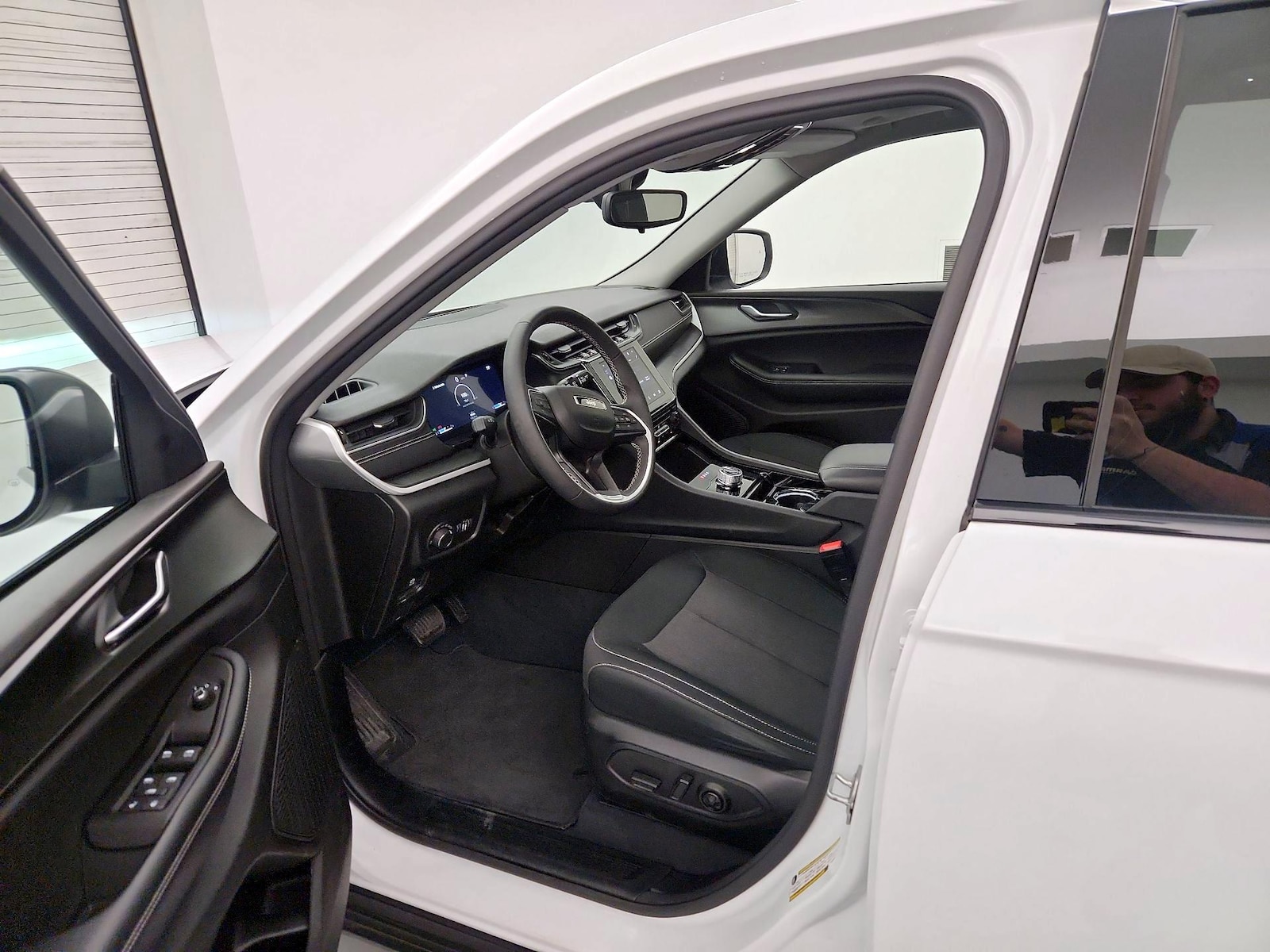 Power Seat(s) & Side Airbags