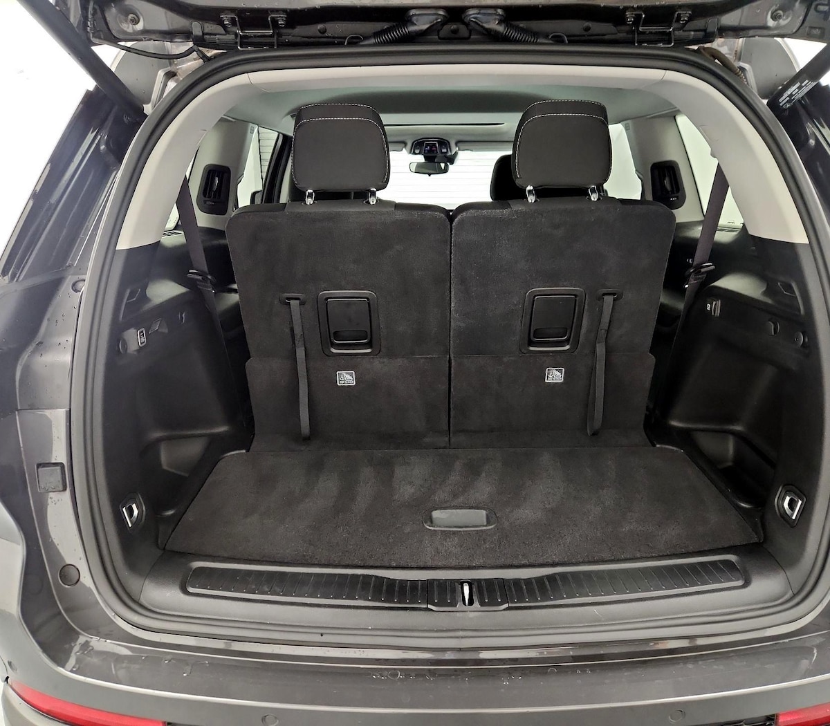 Trunk/Cargo (Seats Up)
