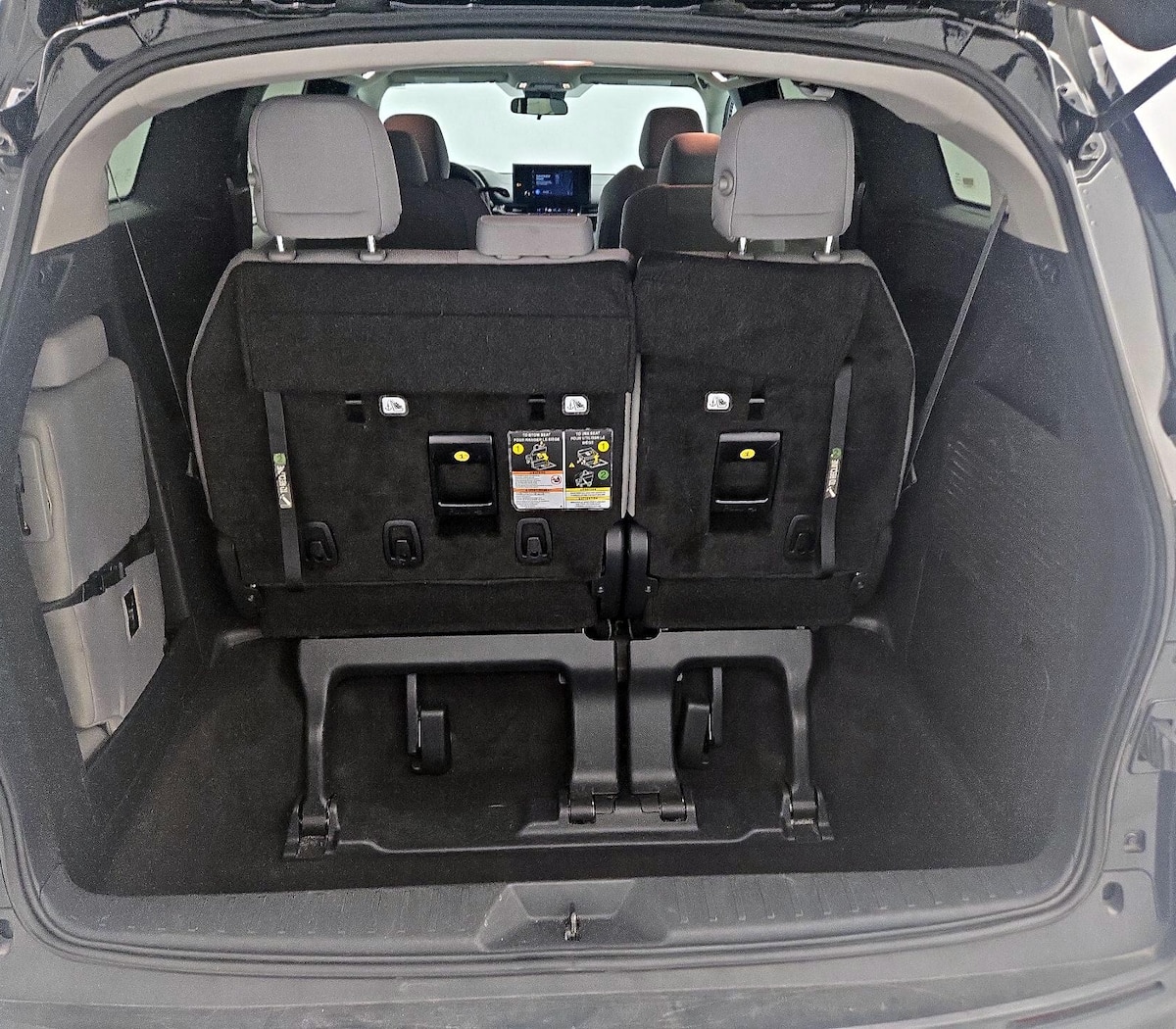 Trunk/Cargo (Seats Up)