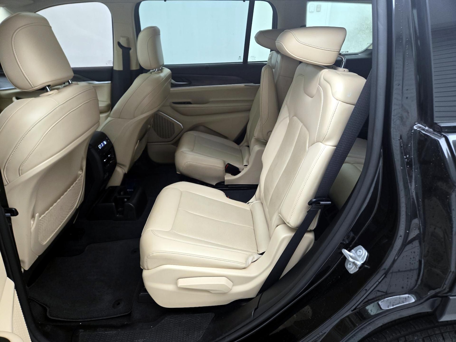 Rear Air Conditioning
