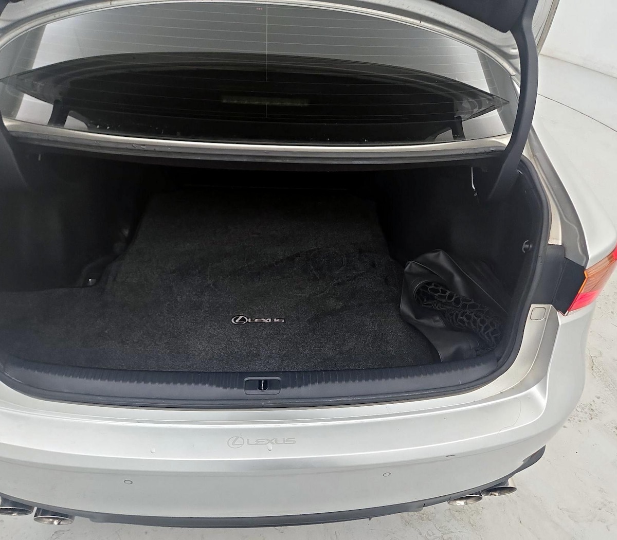 Trunk/Cargo (Seats Up)