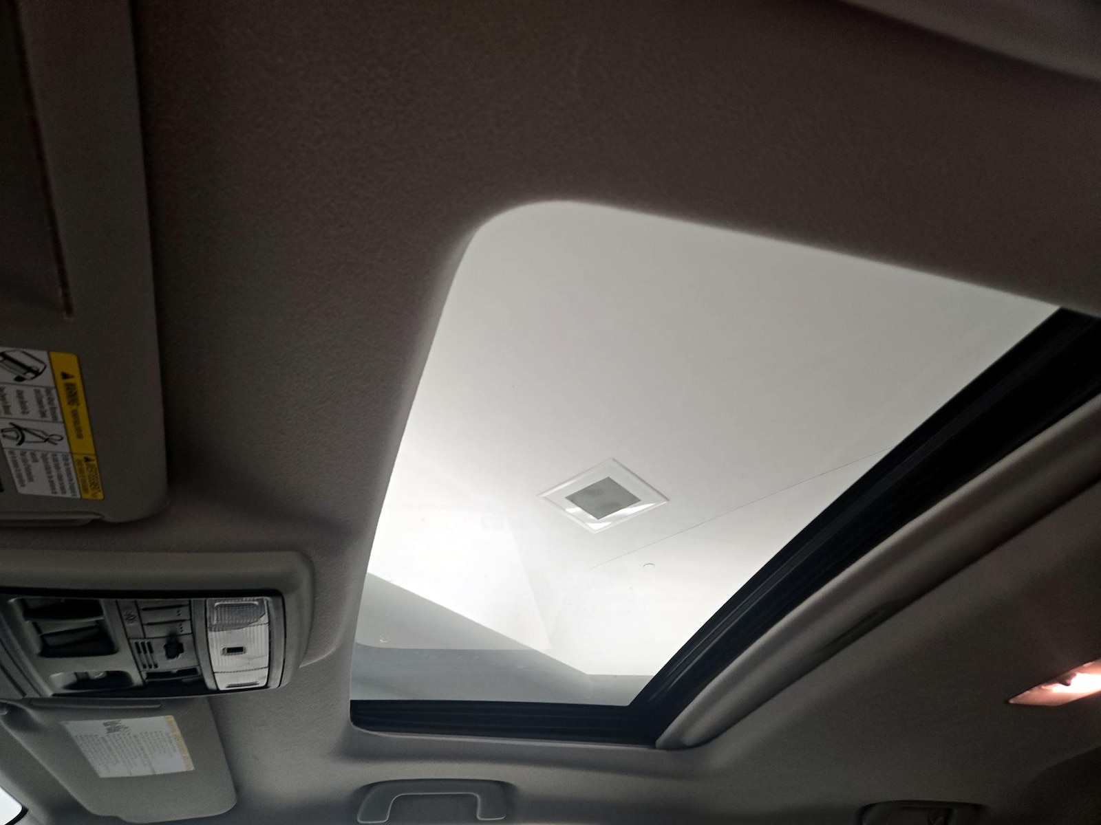 Sunroof(s) & Overhead Airbags