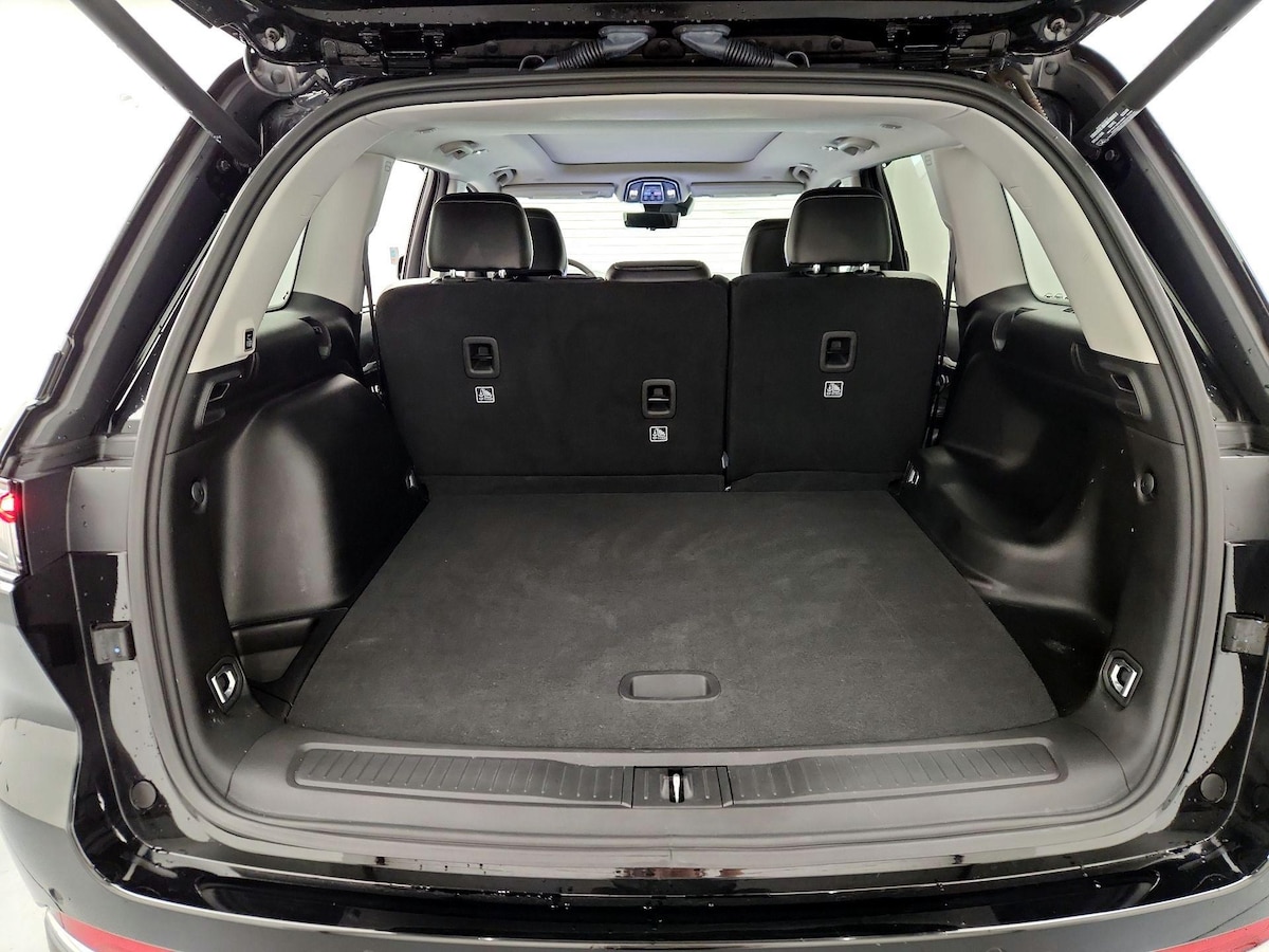 Trunk/Cargo (Seats Up)