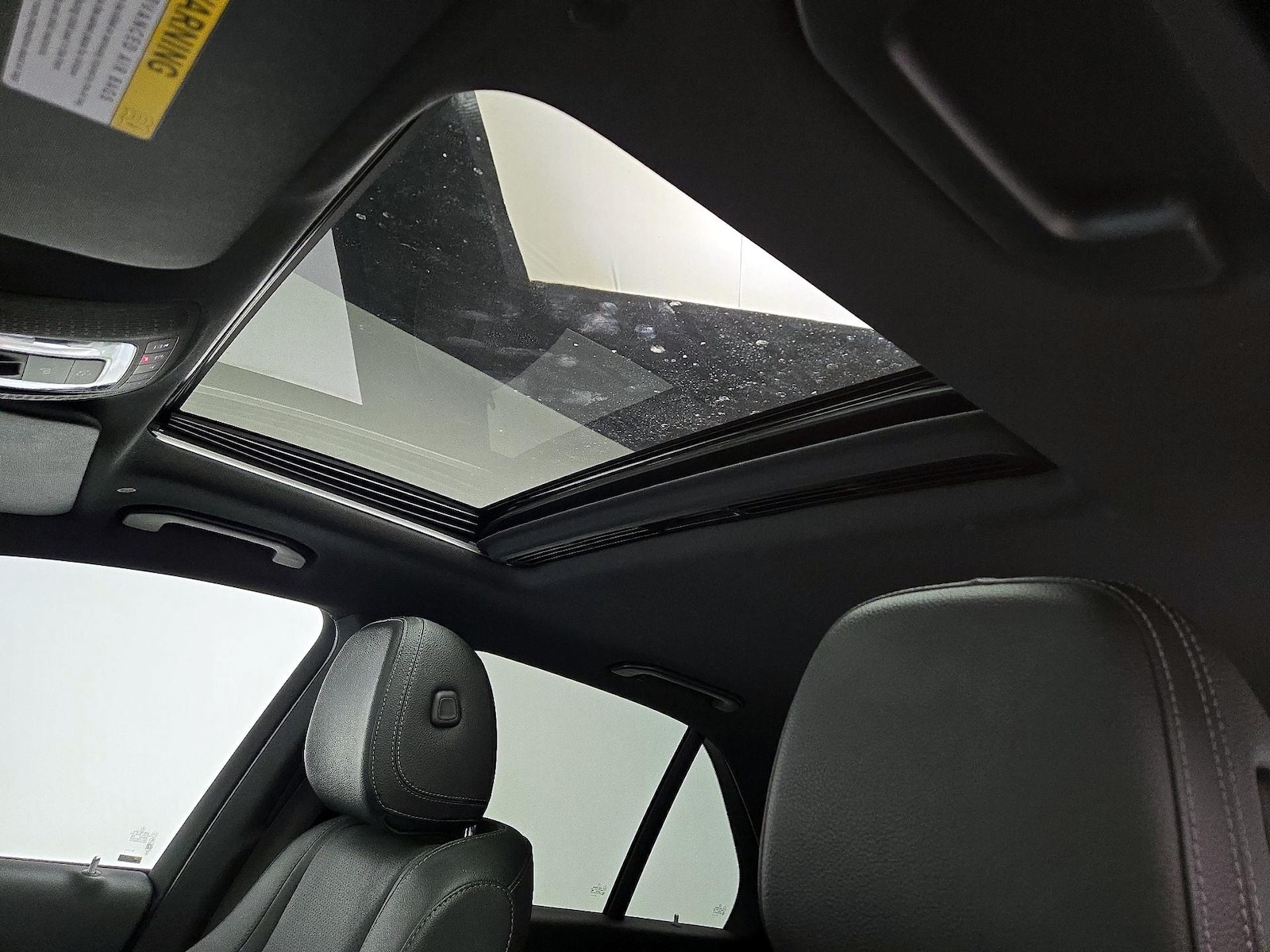 Sunroof(s) & Overhead Airbags