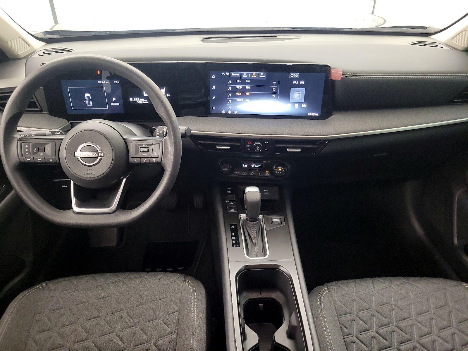 2026 Nissan KICKS SV - Photo 10