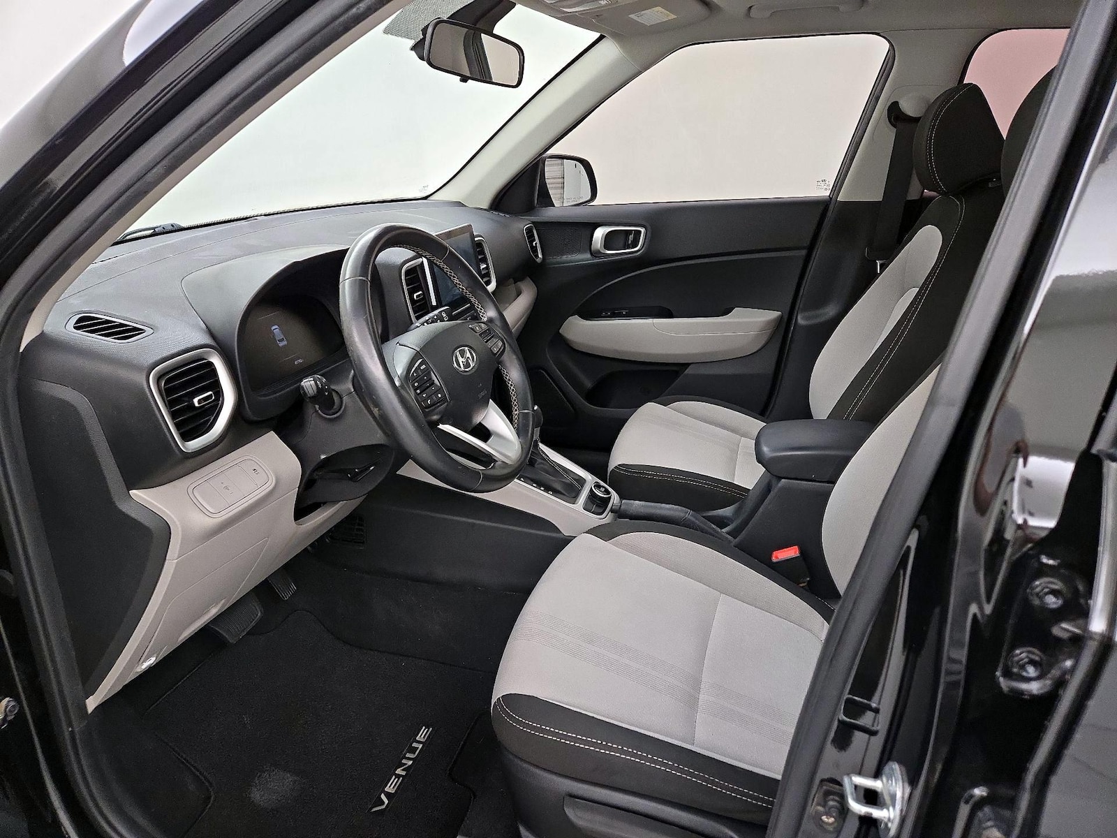 2023 Hyundai Venue SEL - Photo 12