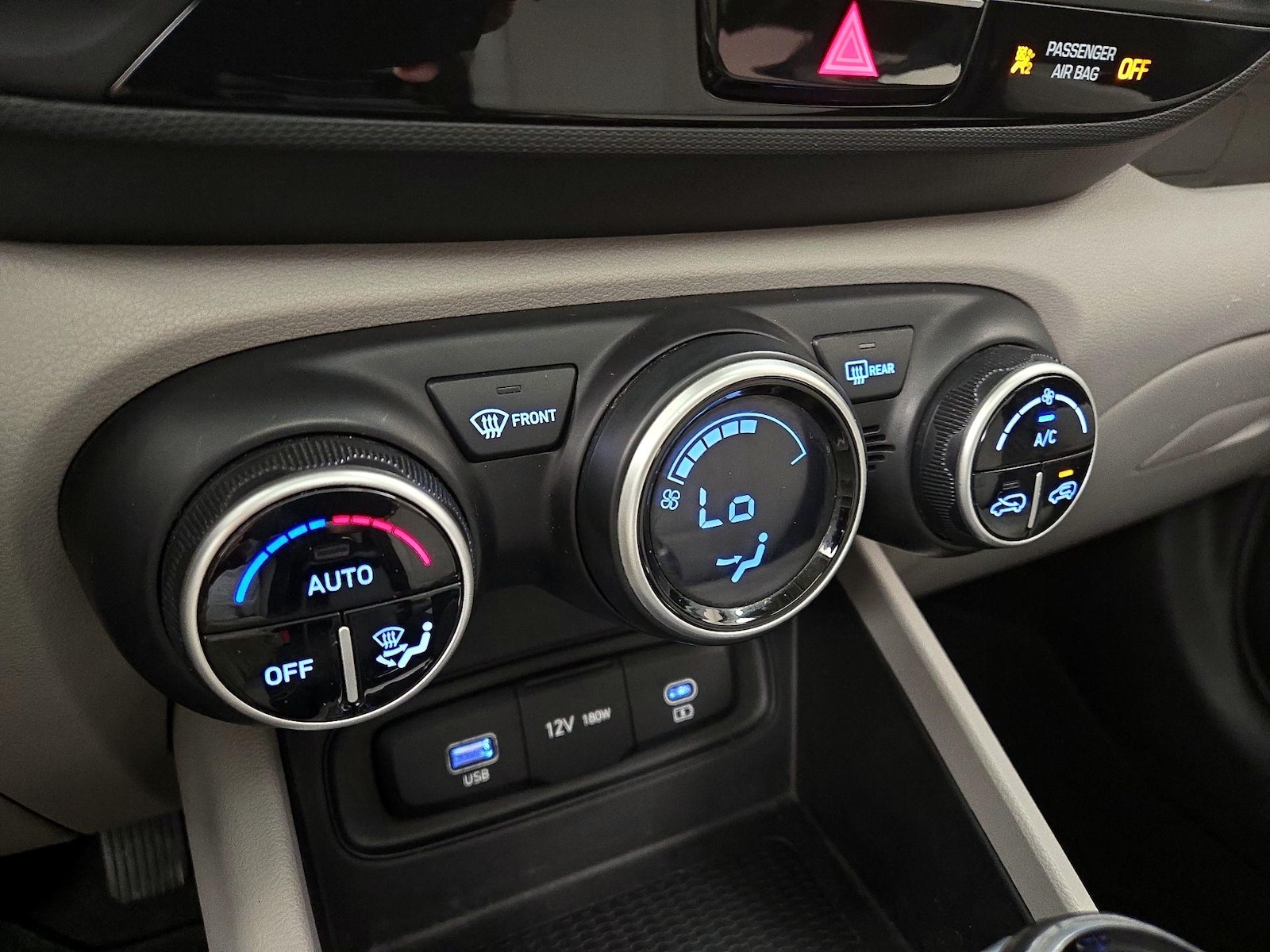2023 Hyundai Venue SEL - Photo 17