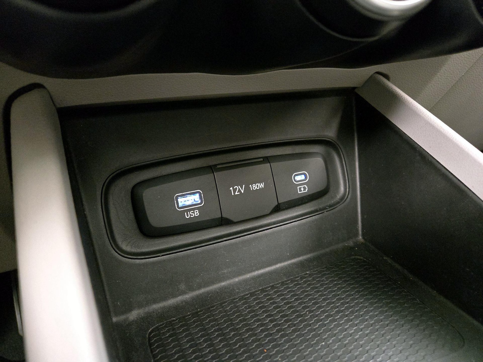 2023 Hyundai Venue SEL - Photo 19