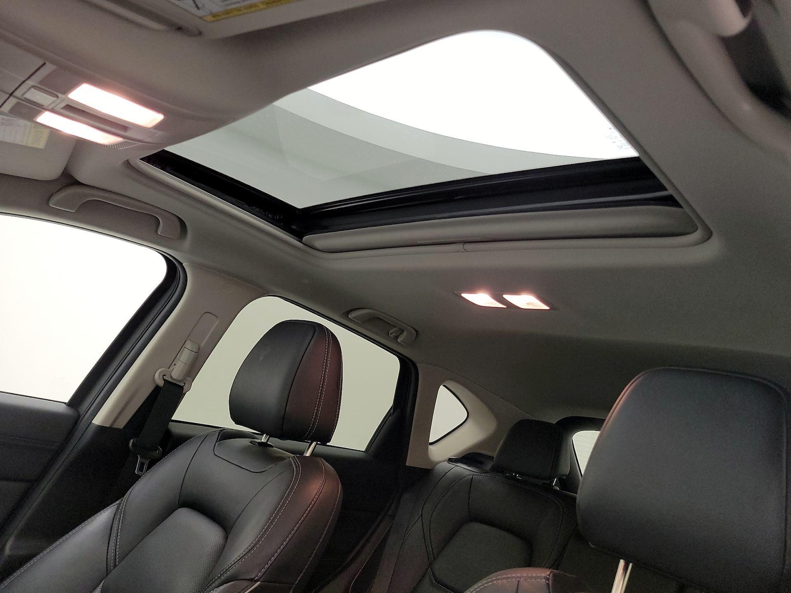Sunroof(s) & Overhead Airbags