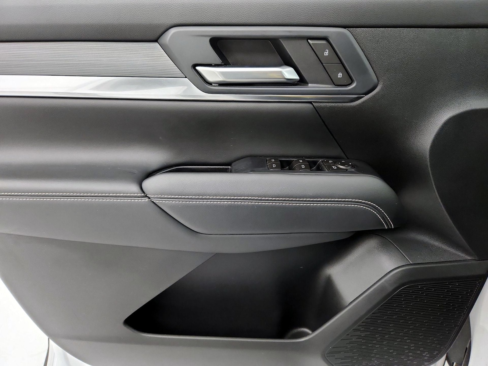 2026 GMC Terrain Elevation - Photo 13
