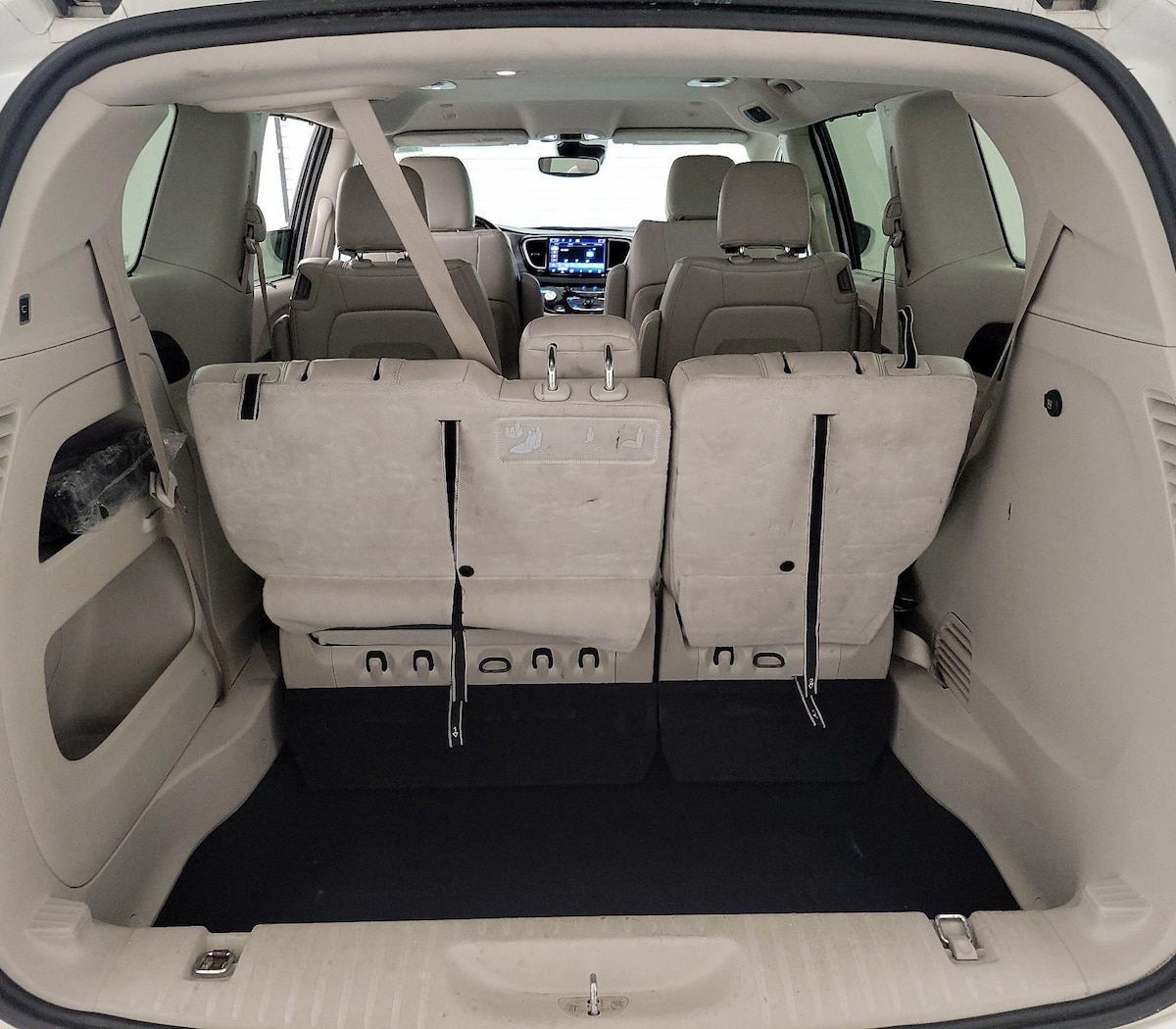 Trunk/Cargo (Seats Up)