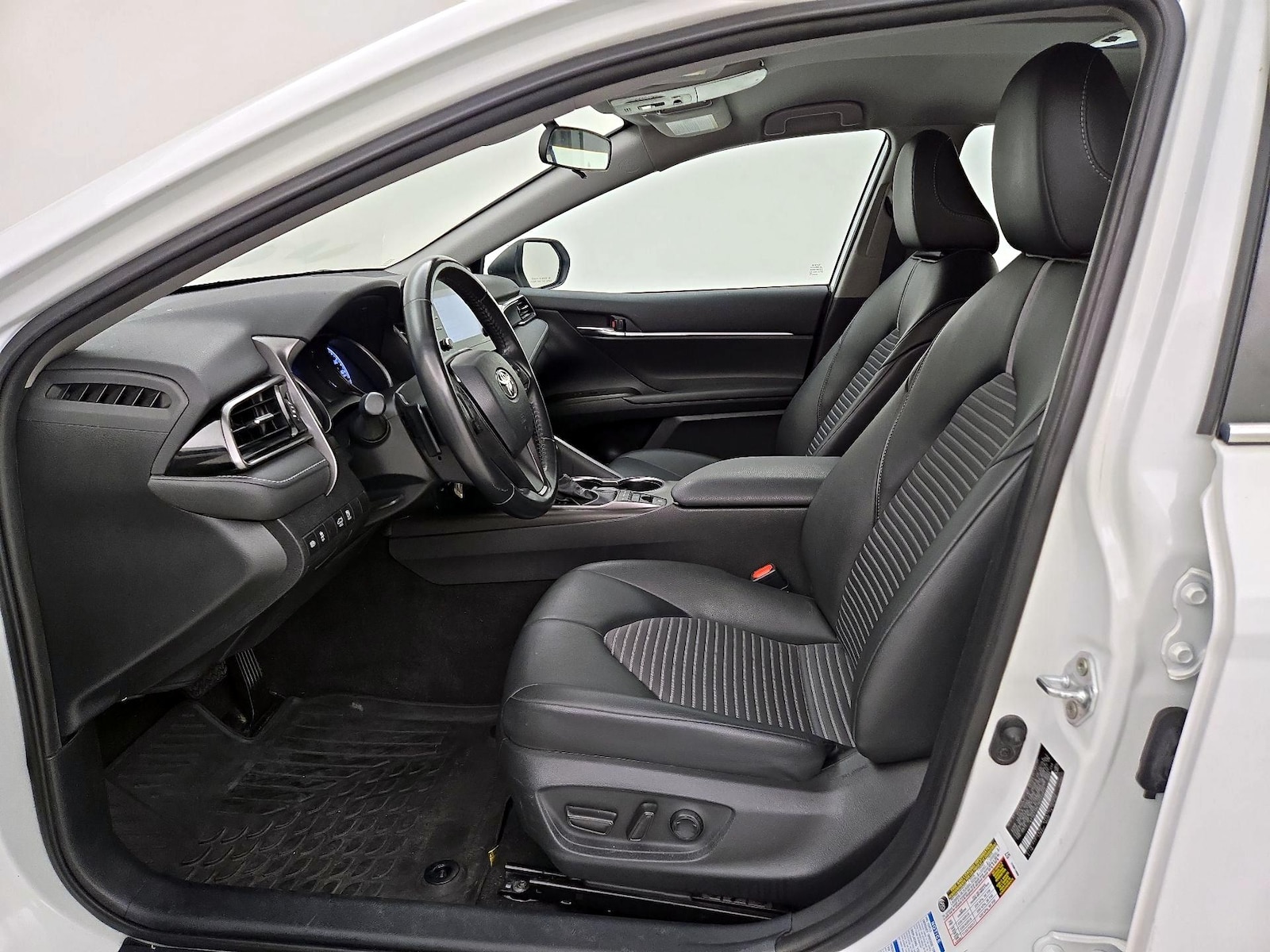 Power Seat(s) & Side Airbags