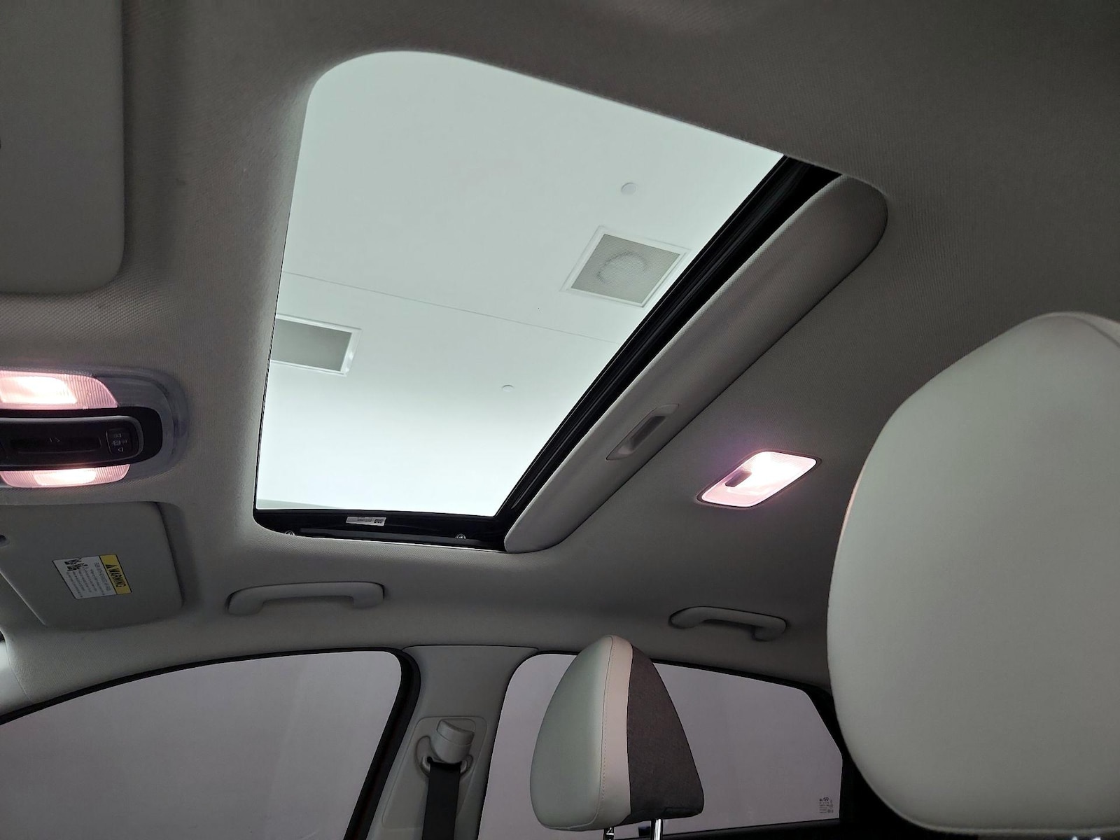 Sunroof(s) & Overhead Airbags