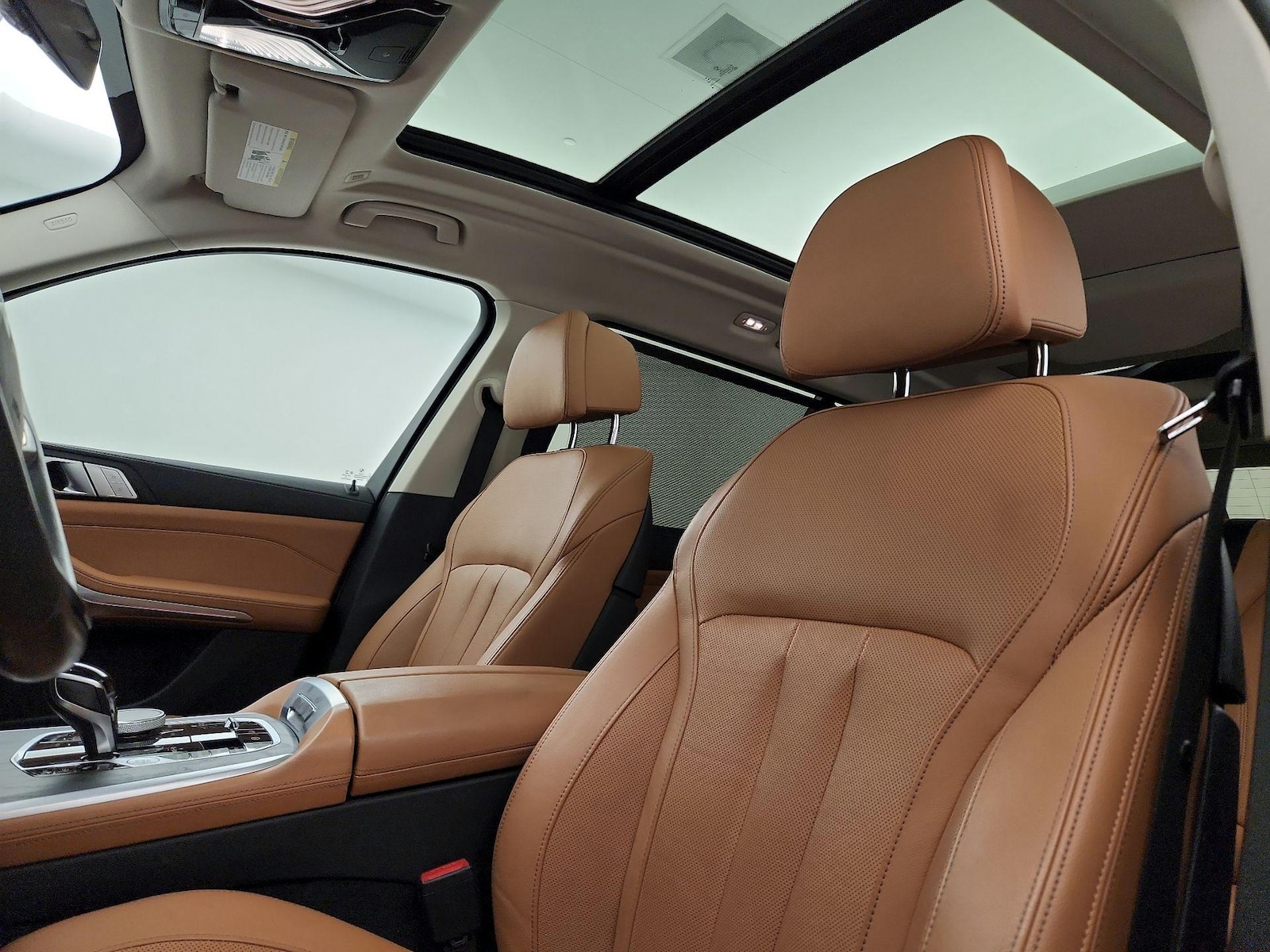 Panoramic Sunroof & Skylight(s)