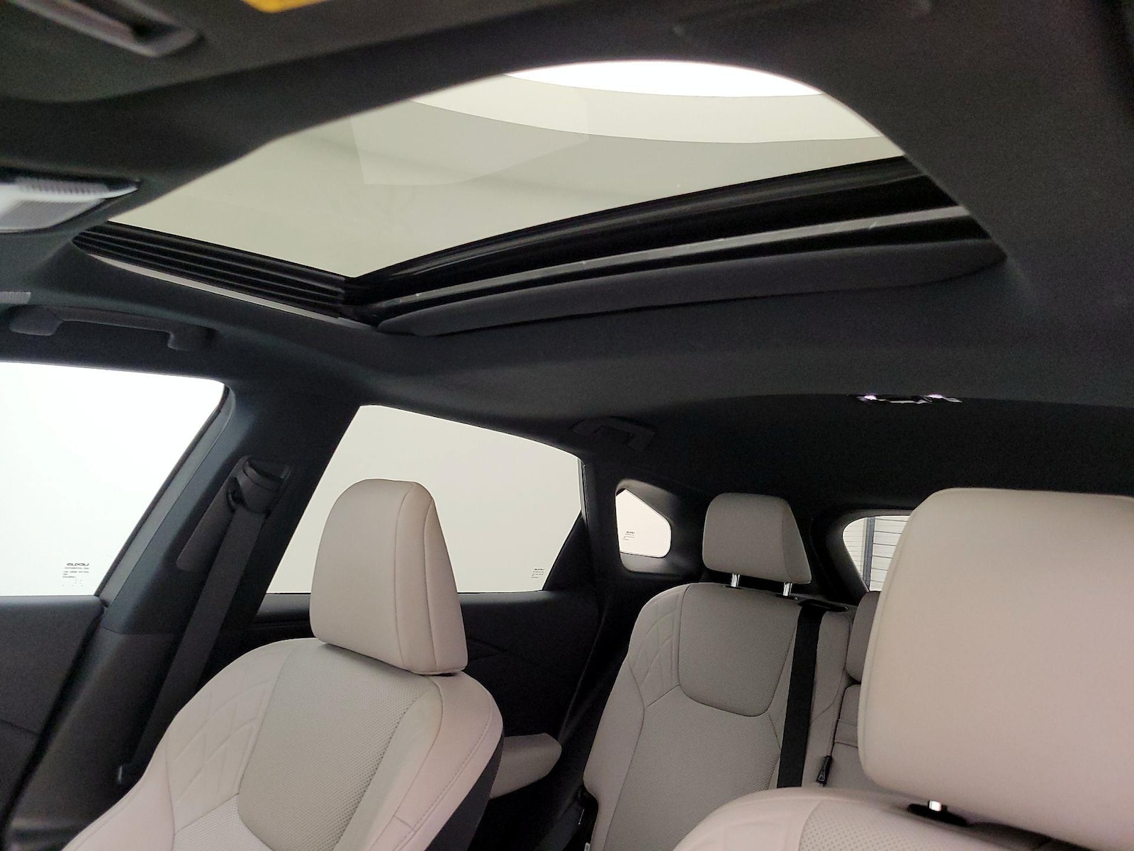 Sunroof(s) & Overhead Airbags