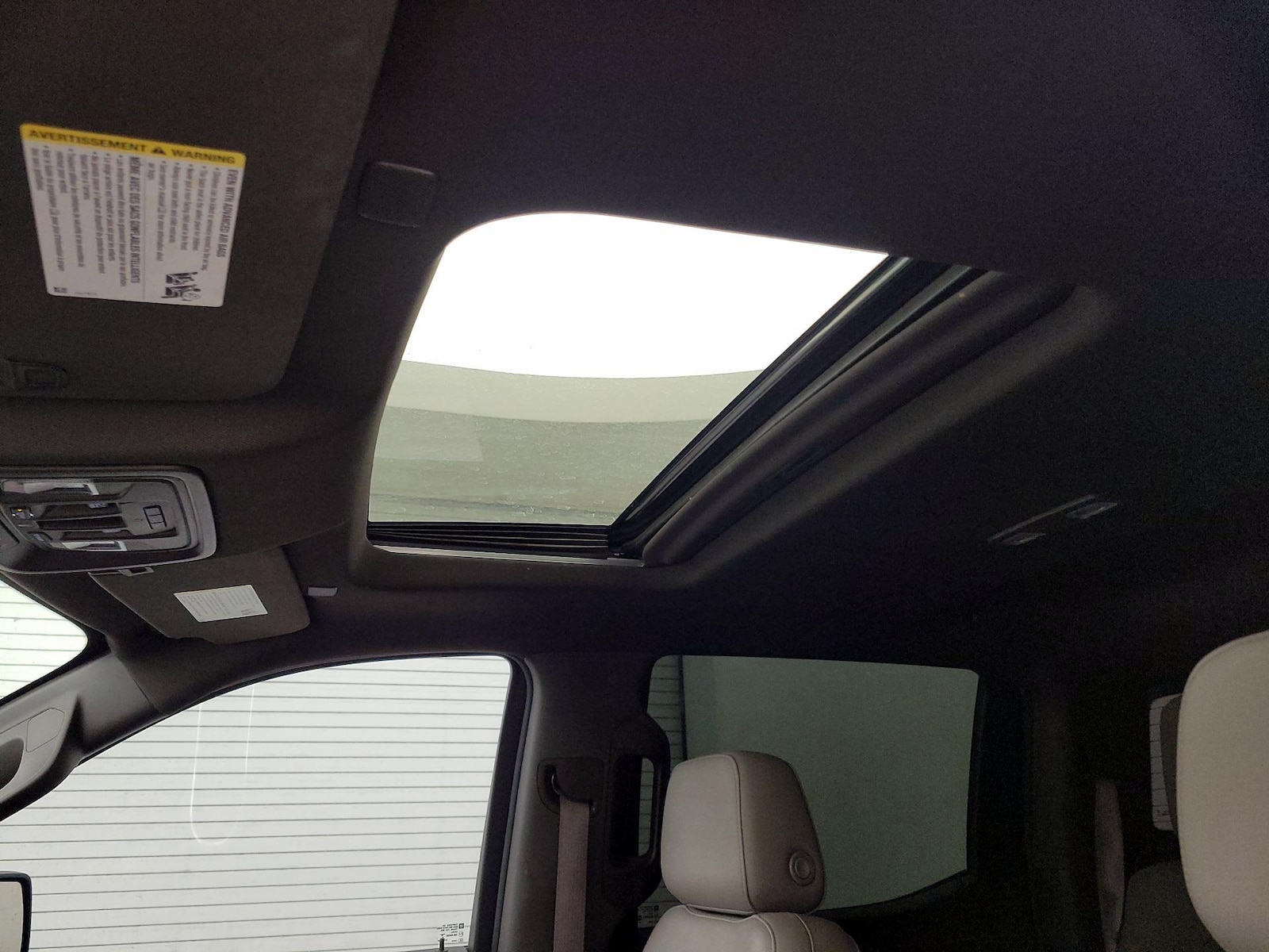 Sunroof(s) & Overhead Airbags