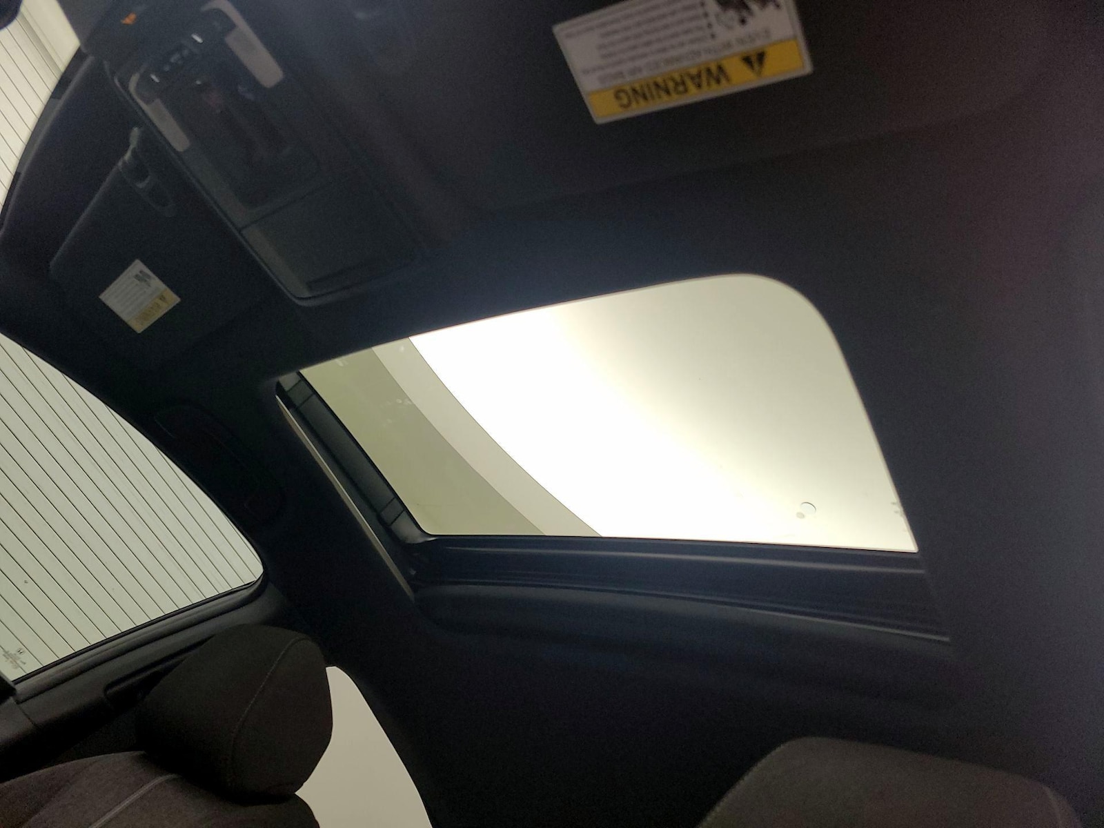 Sunroof(s) & Overhead Airbags