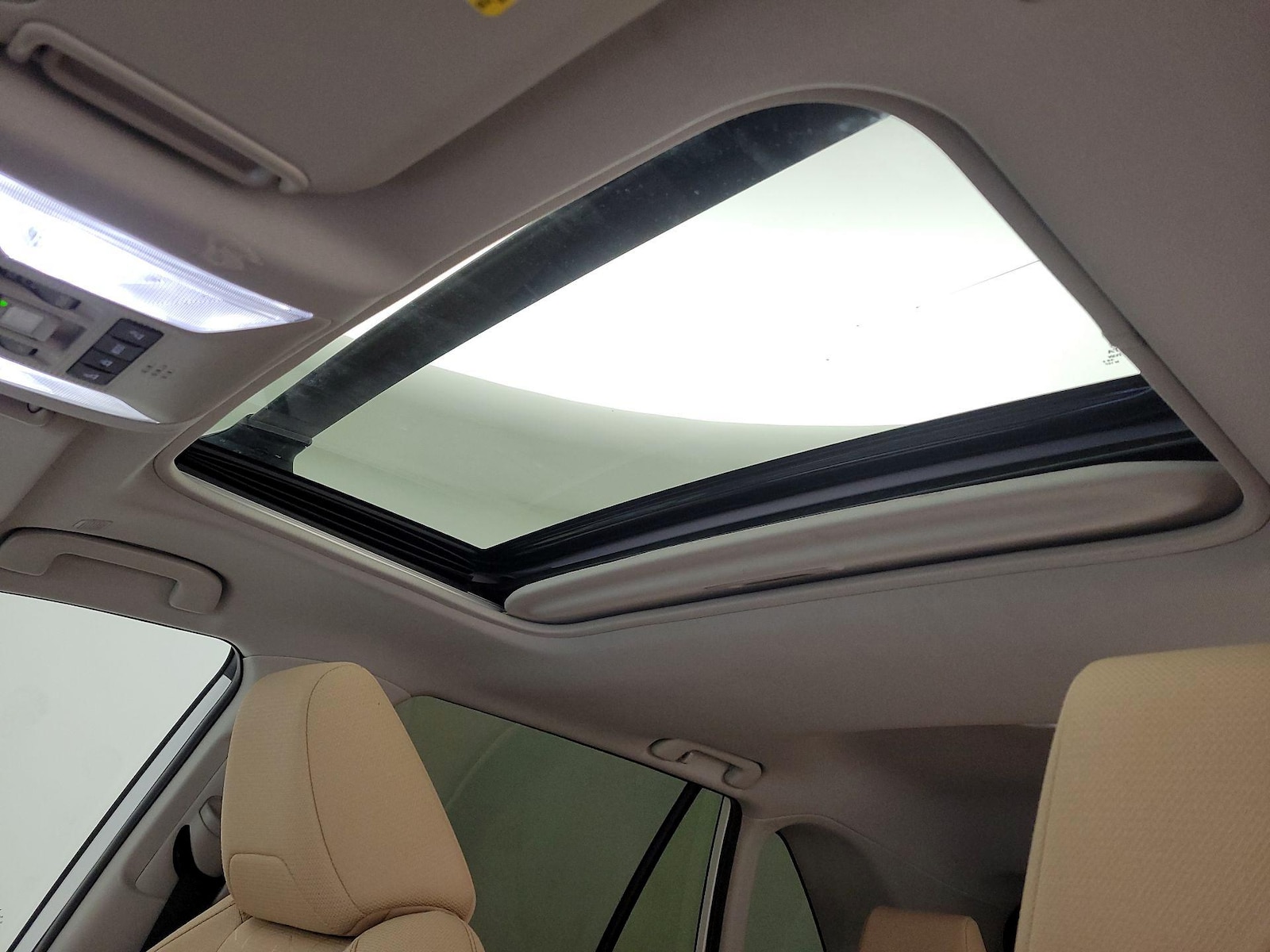 Sunroof(s) & Overhead Airbags