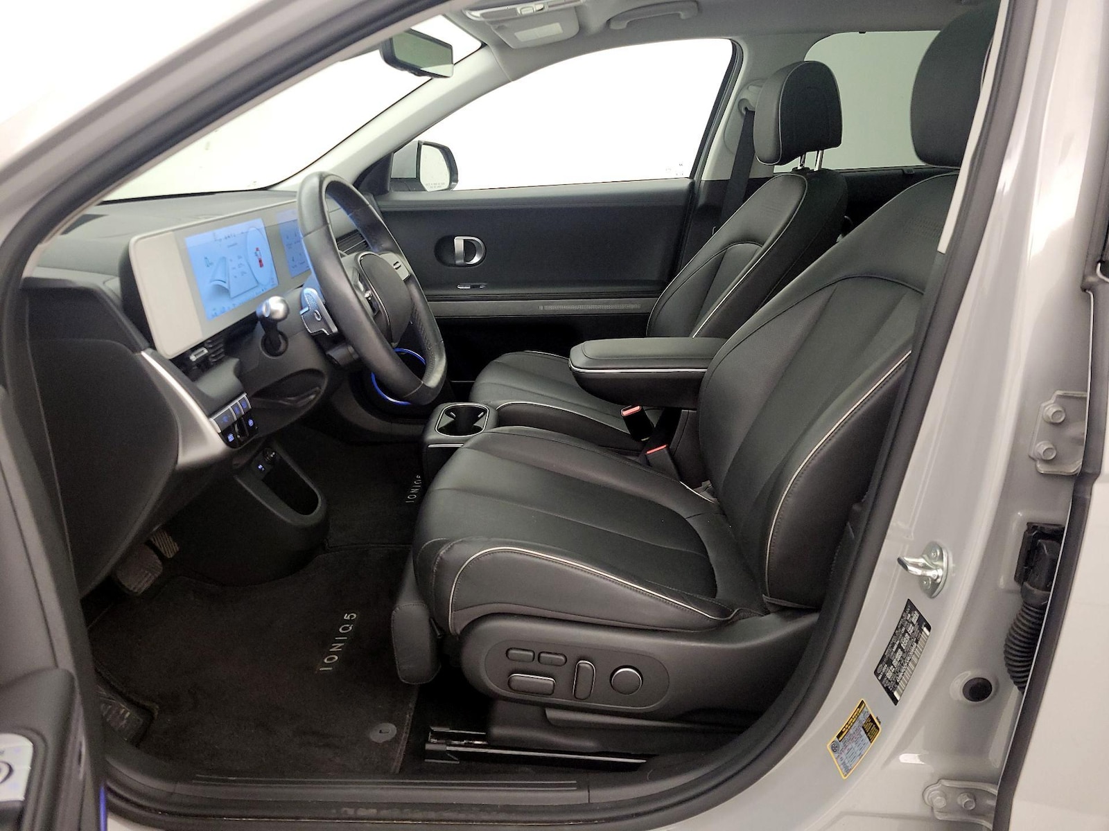 2024 Hyundai IONIQ 5 Limited - Photo 12