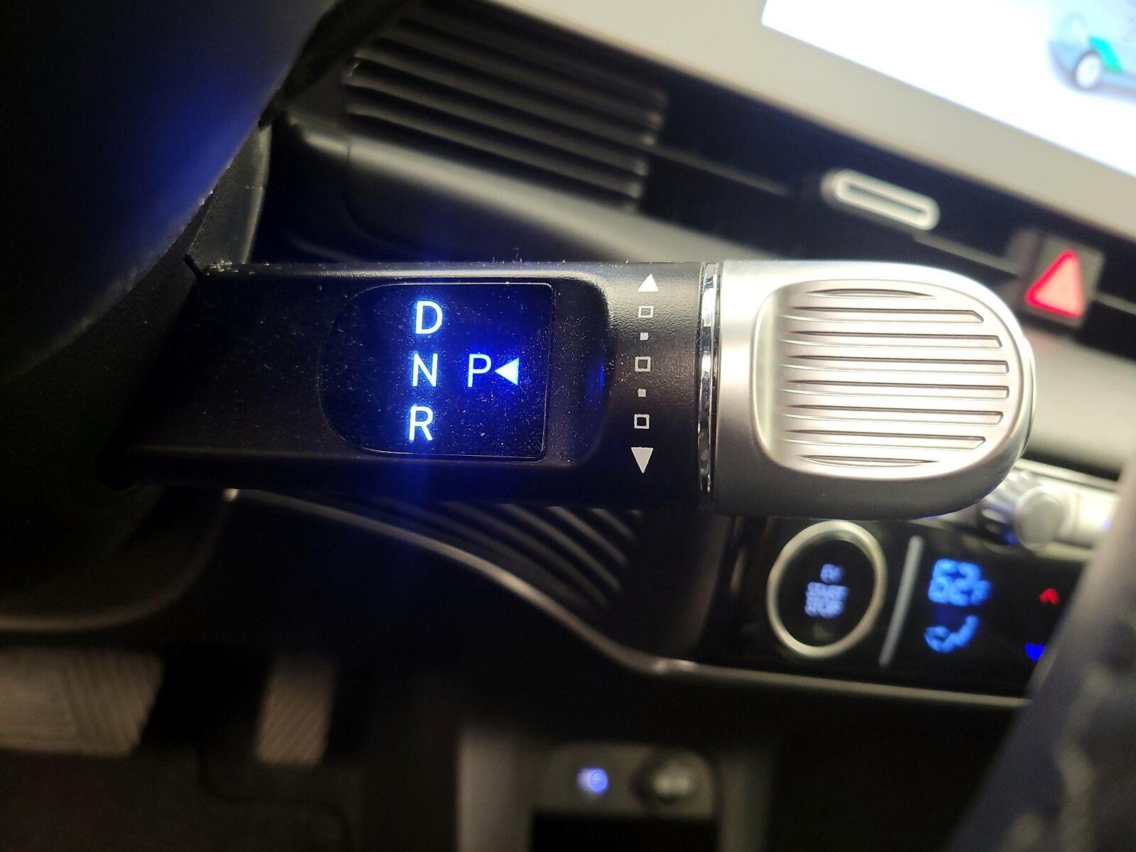 2024 Hyundai IONIQ 5 Limited - Photo 19