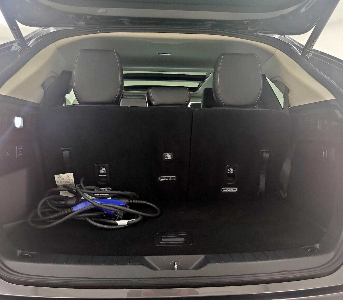 Trunk/Cargo (Seats Up)