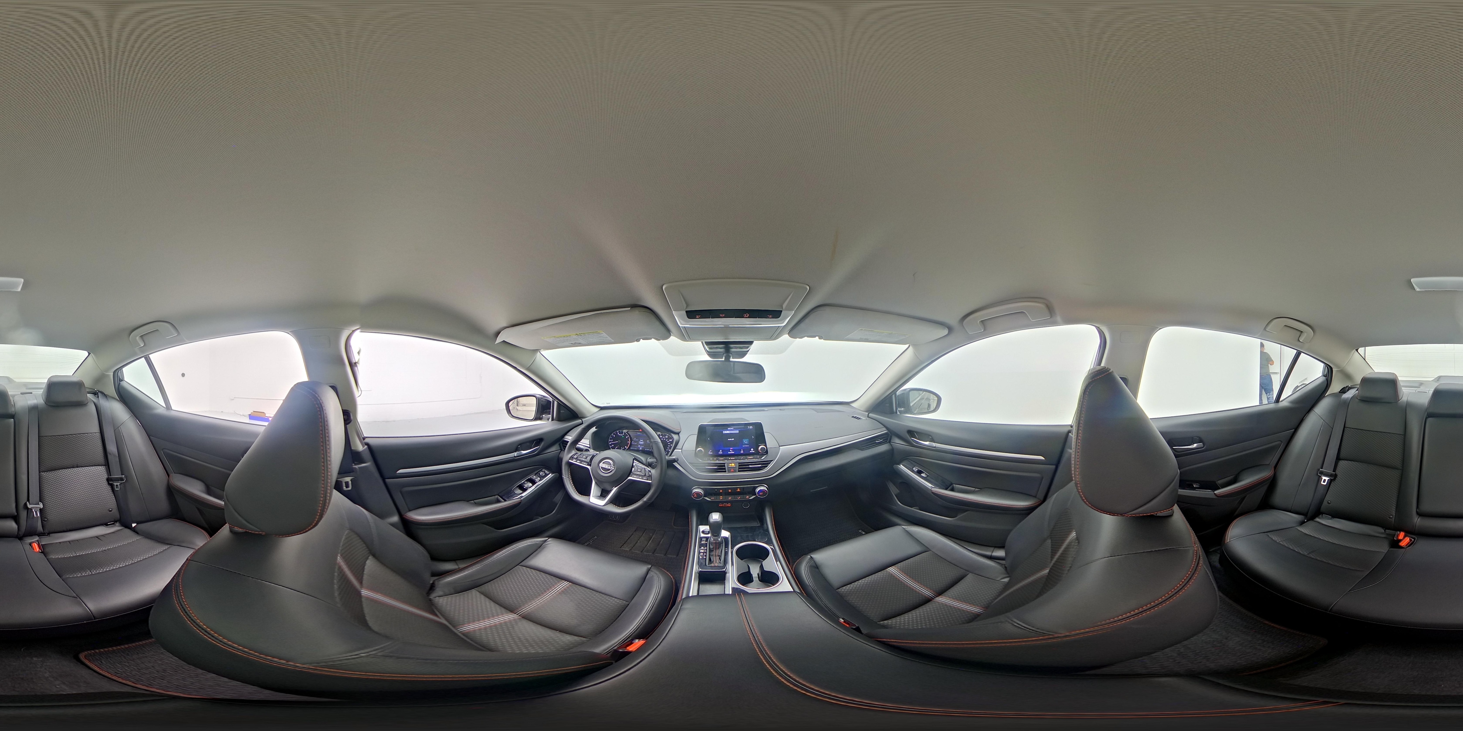 2025 Nissan Altima SR - Photo 24