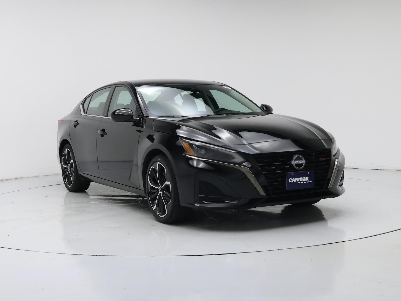 2025 Nissan Altima SR - Photo 2